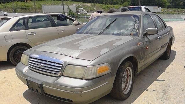 2001 FORD Crown Victoria