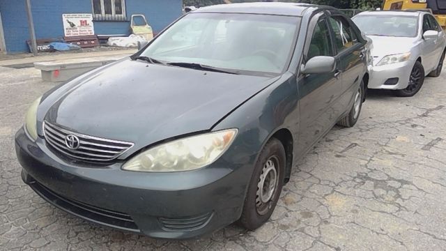 2005 TOYOTA Camry