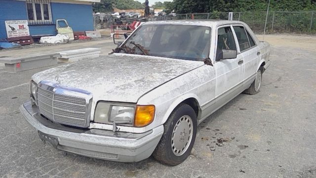 1989 MERCEDES-BENZ 300