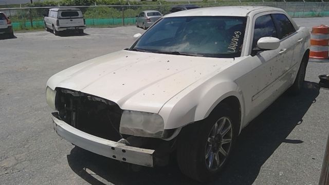 2005 CHRYSLER 300