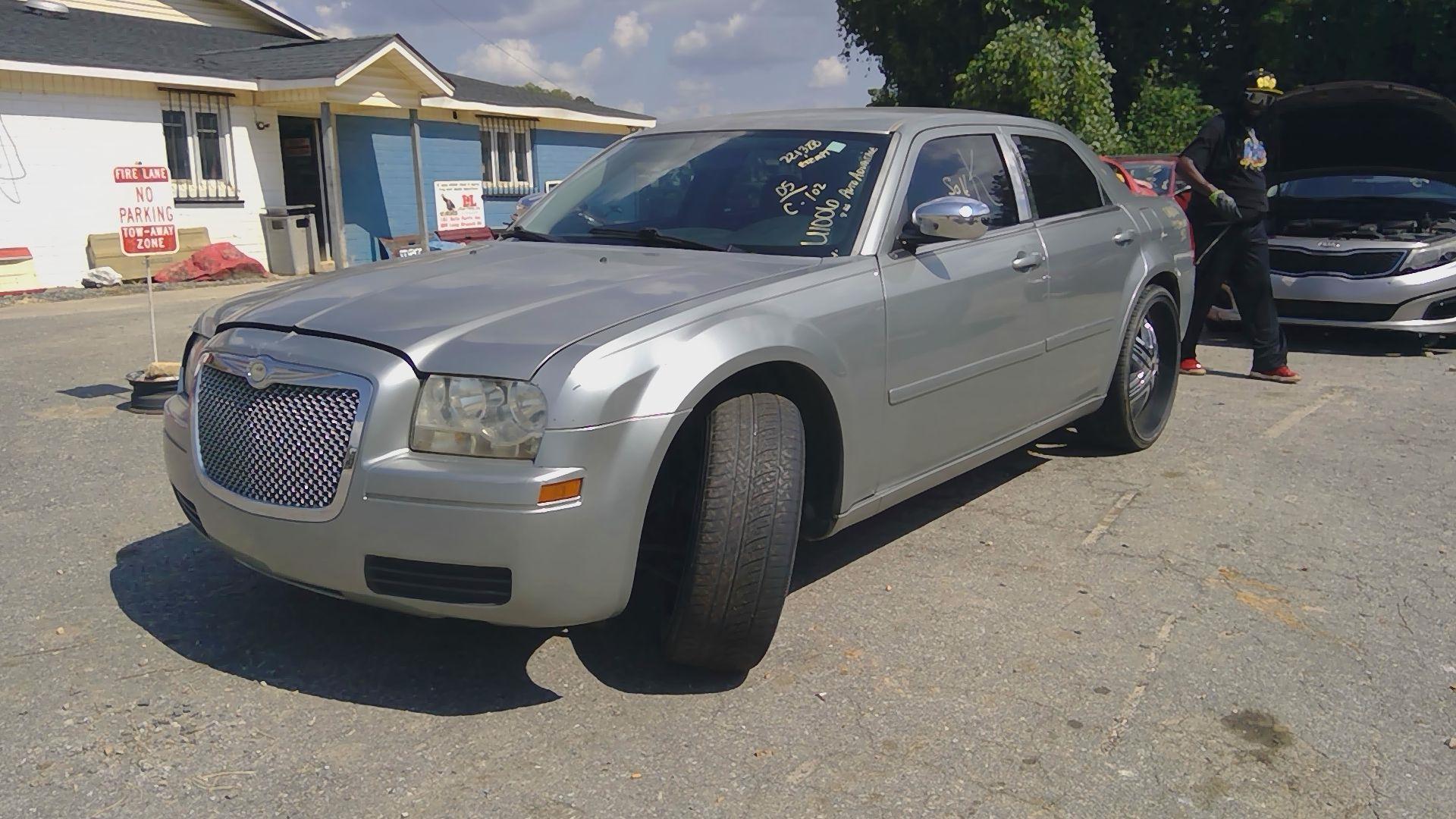 2005 CHRYSLER 300