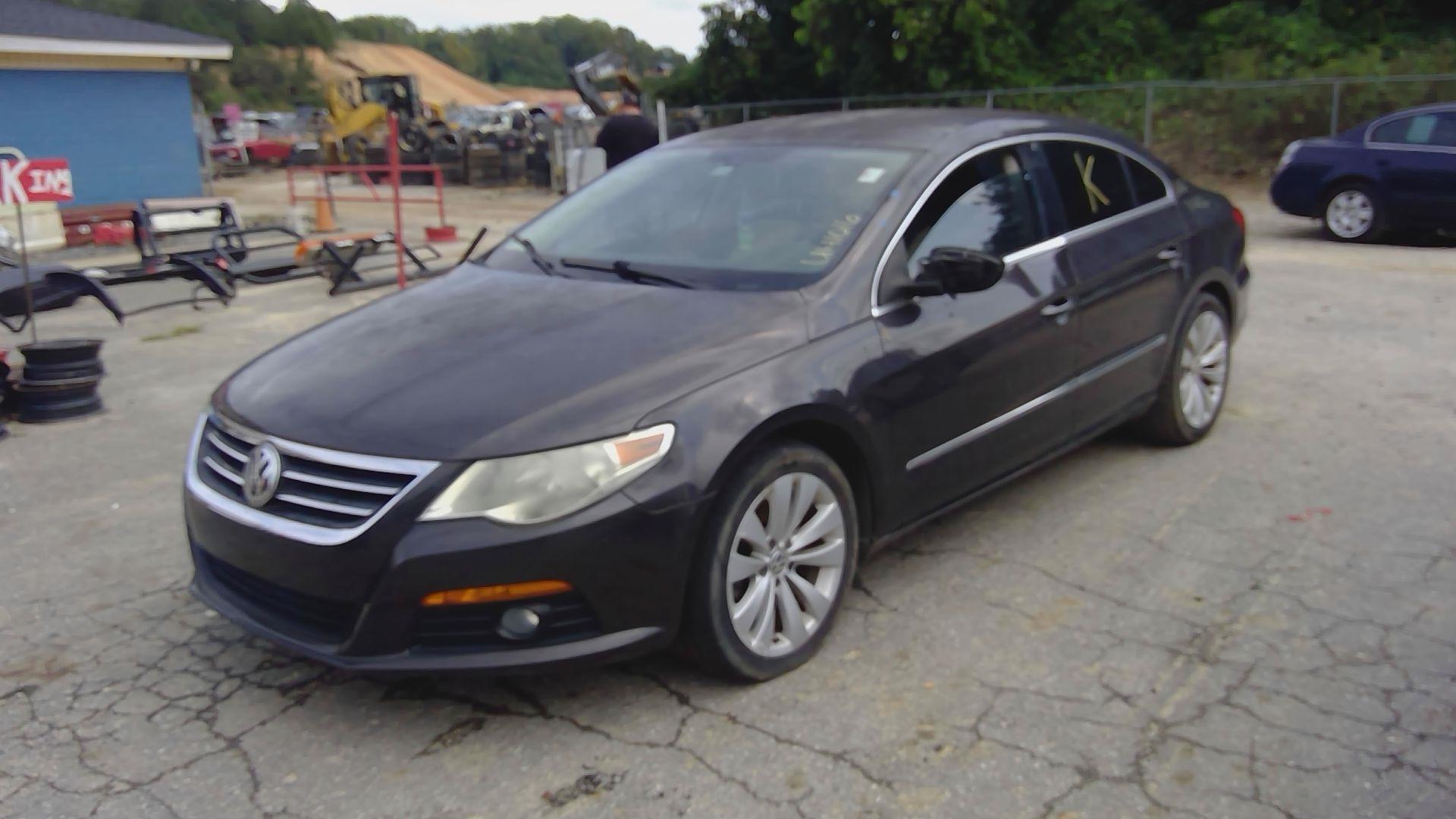 2010 VOLKSWAGEN Passat
