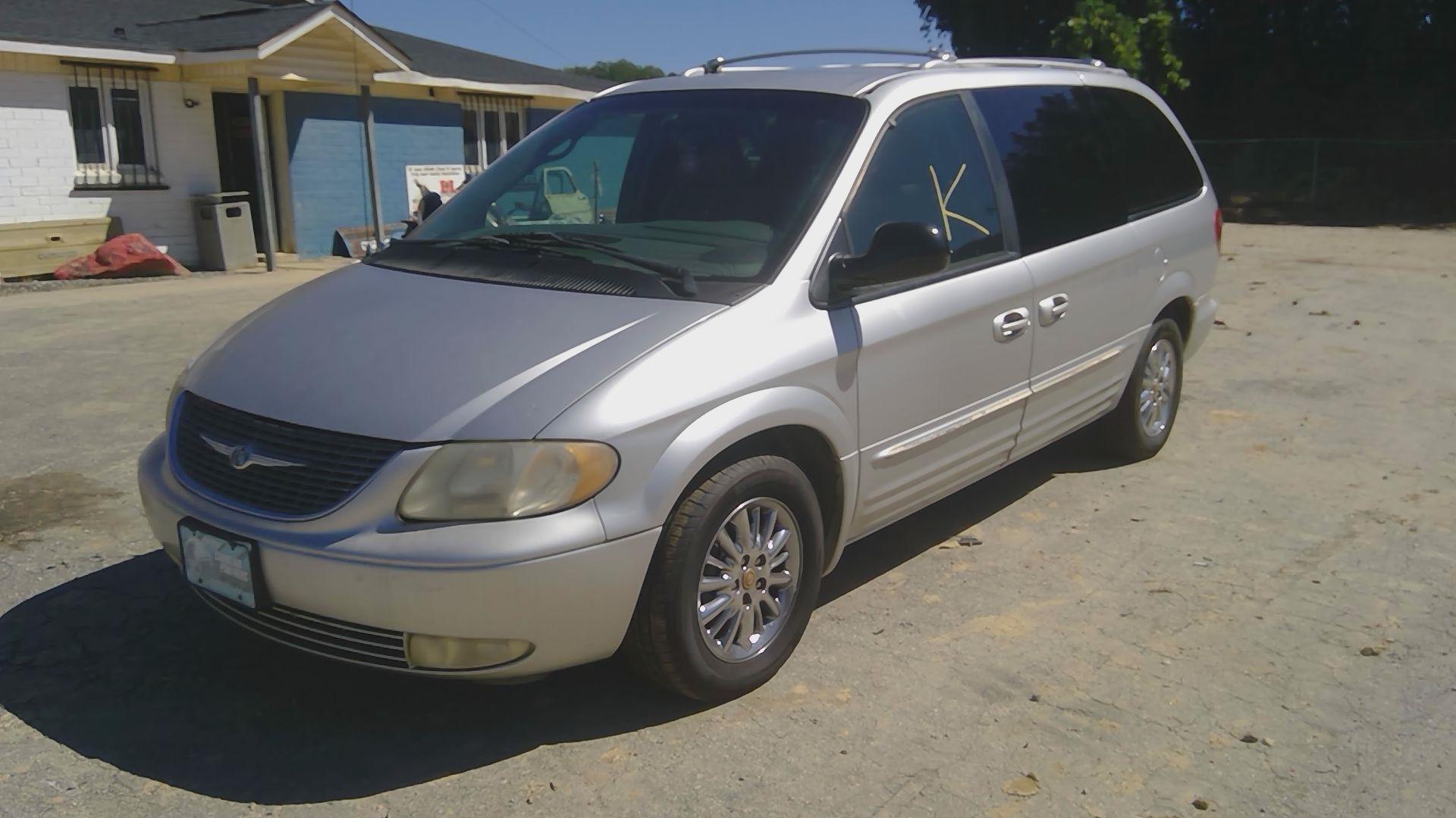 2002 CHRYSLER Town and Country