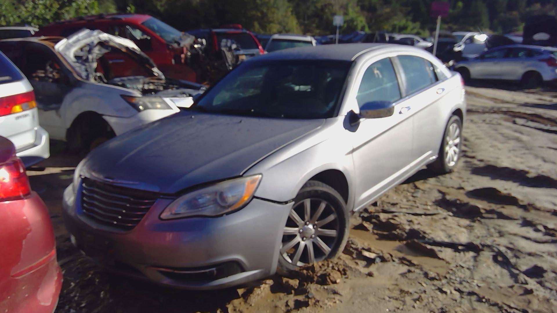 2013 CHRYSLER 200