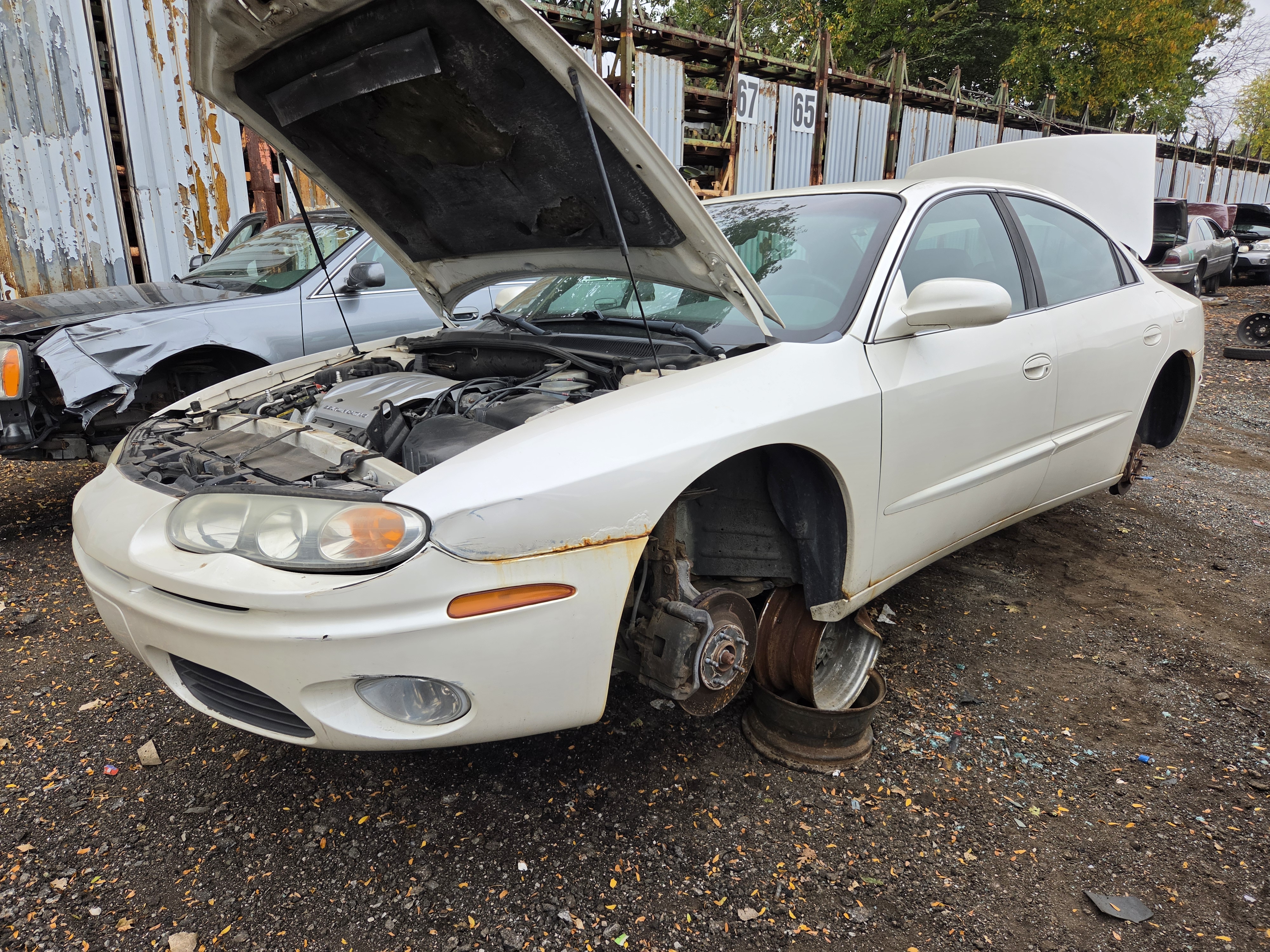 2002 OLDSMOBILE Aurora