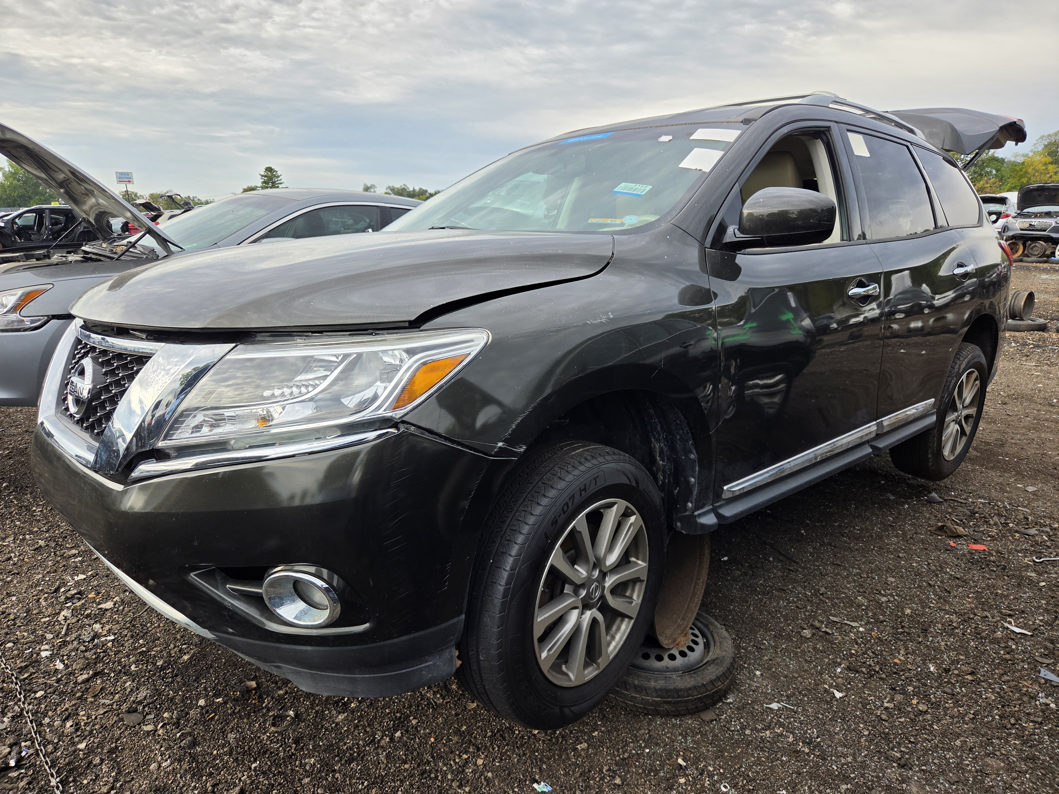 2015 NISSAN Pathfinder