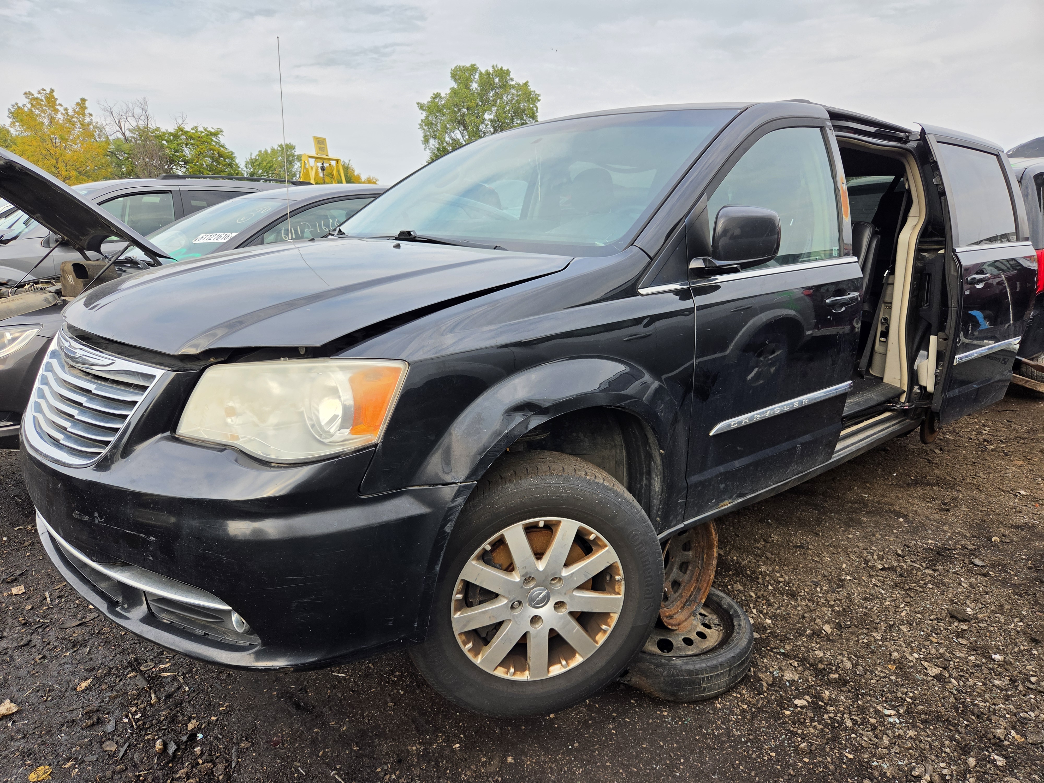 2013 CHRYSLER Town and Country