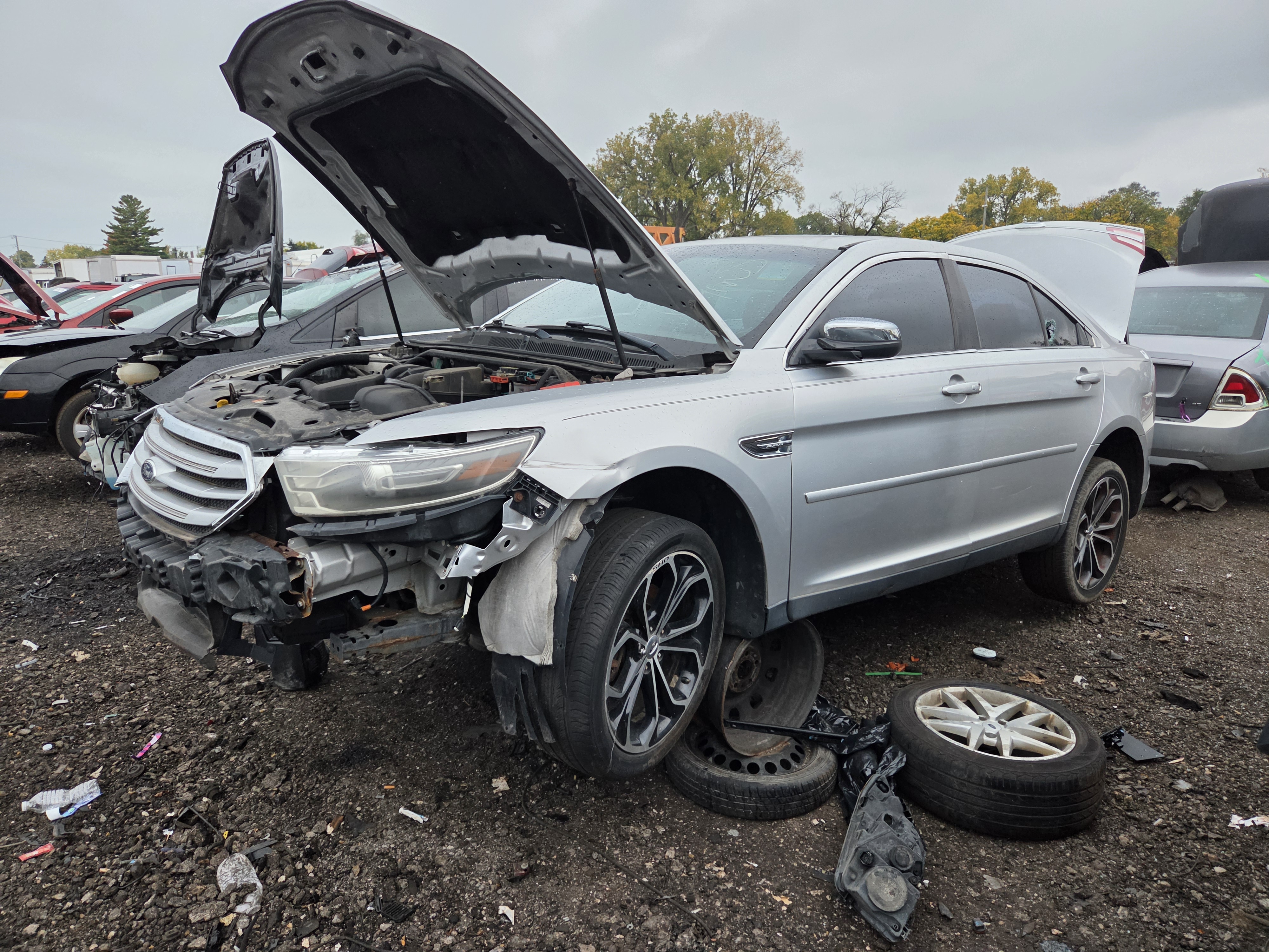 2014 FORD Taurus