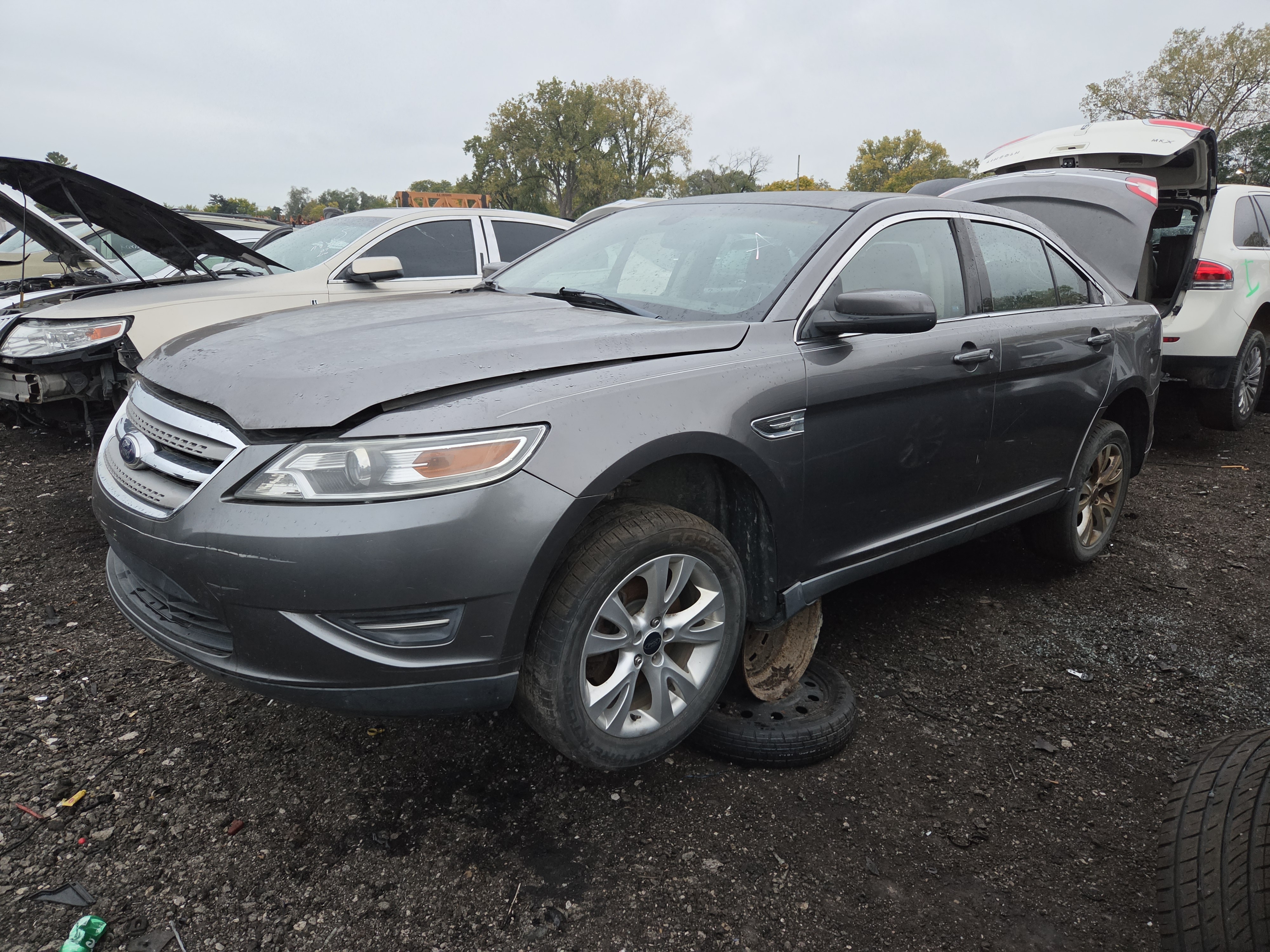 2011 FORD Taurus
