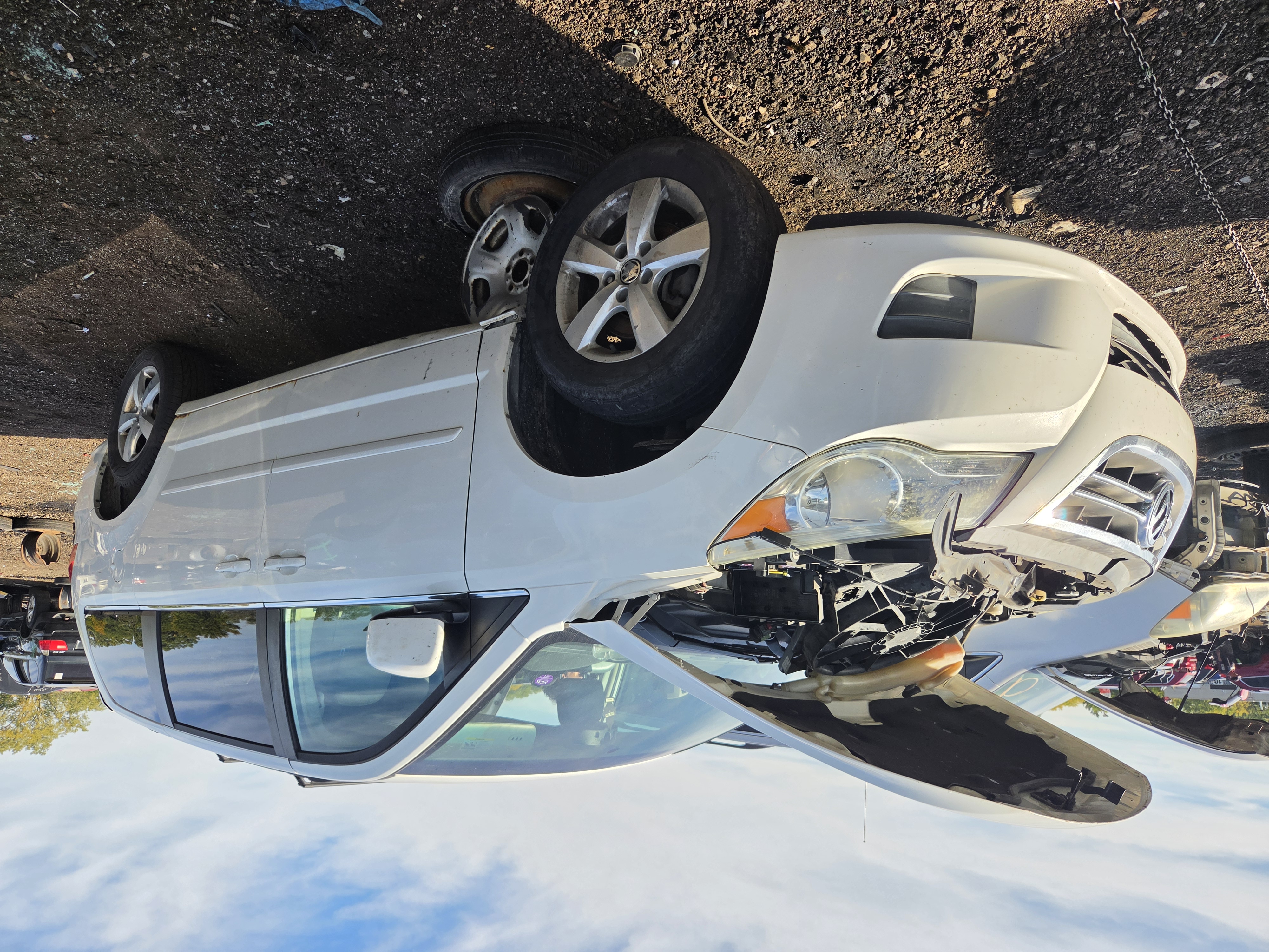 2011 VOLKSWAGEN Routan