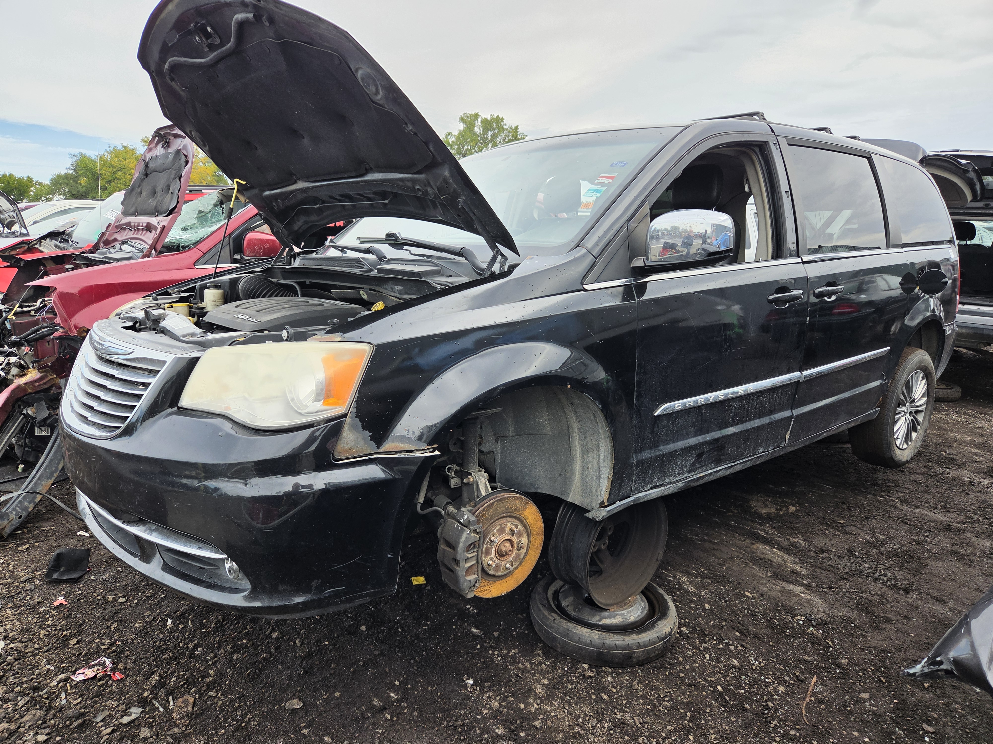 2013 CHRYSLER Town and Country