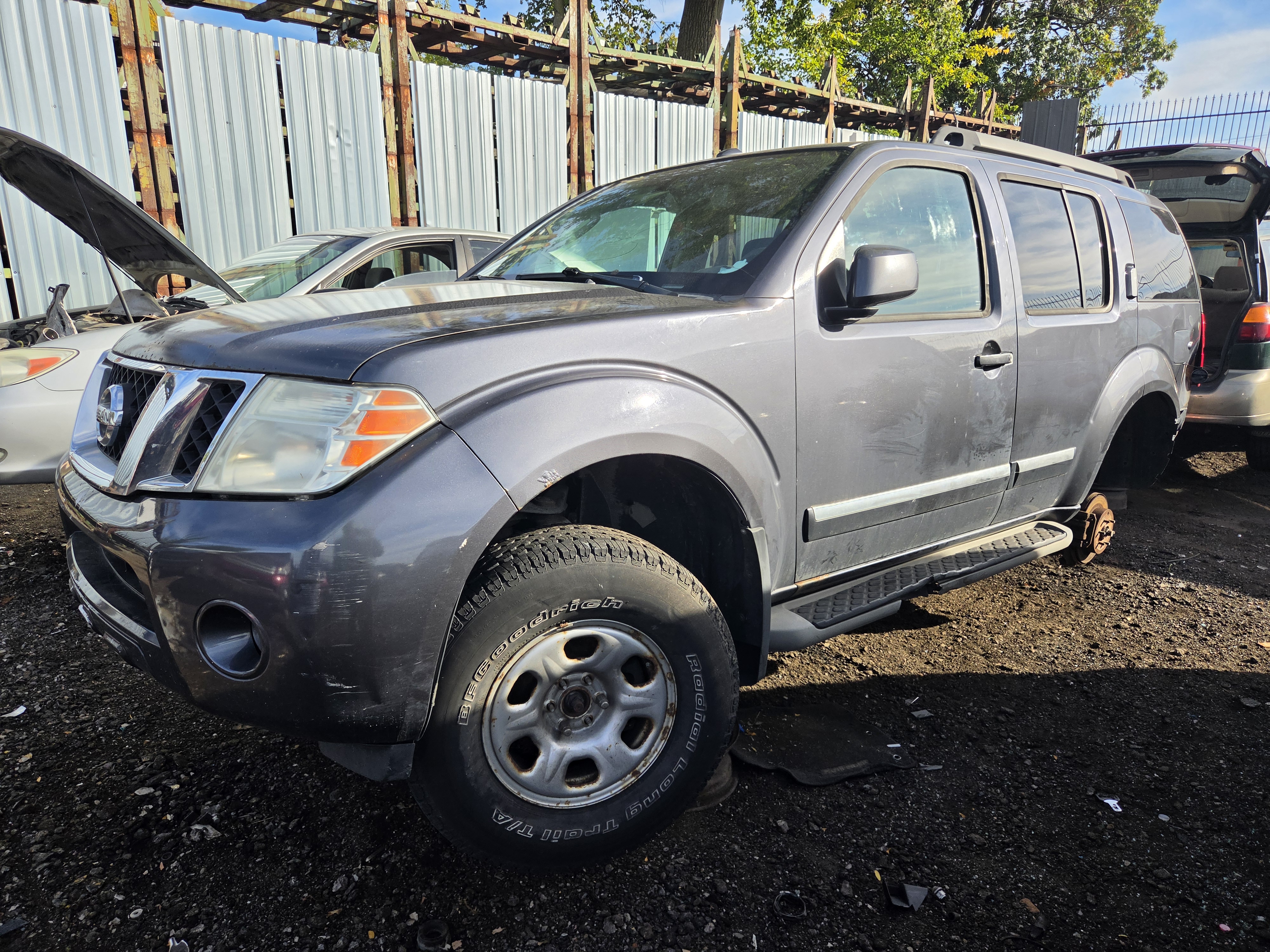 2012 NISSAN Pathfinder