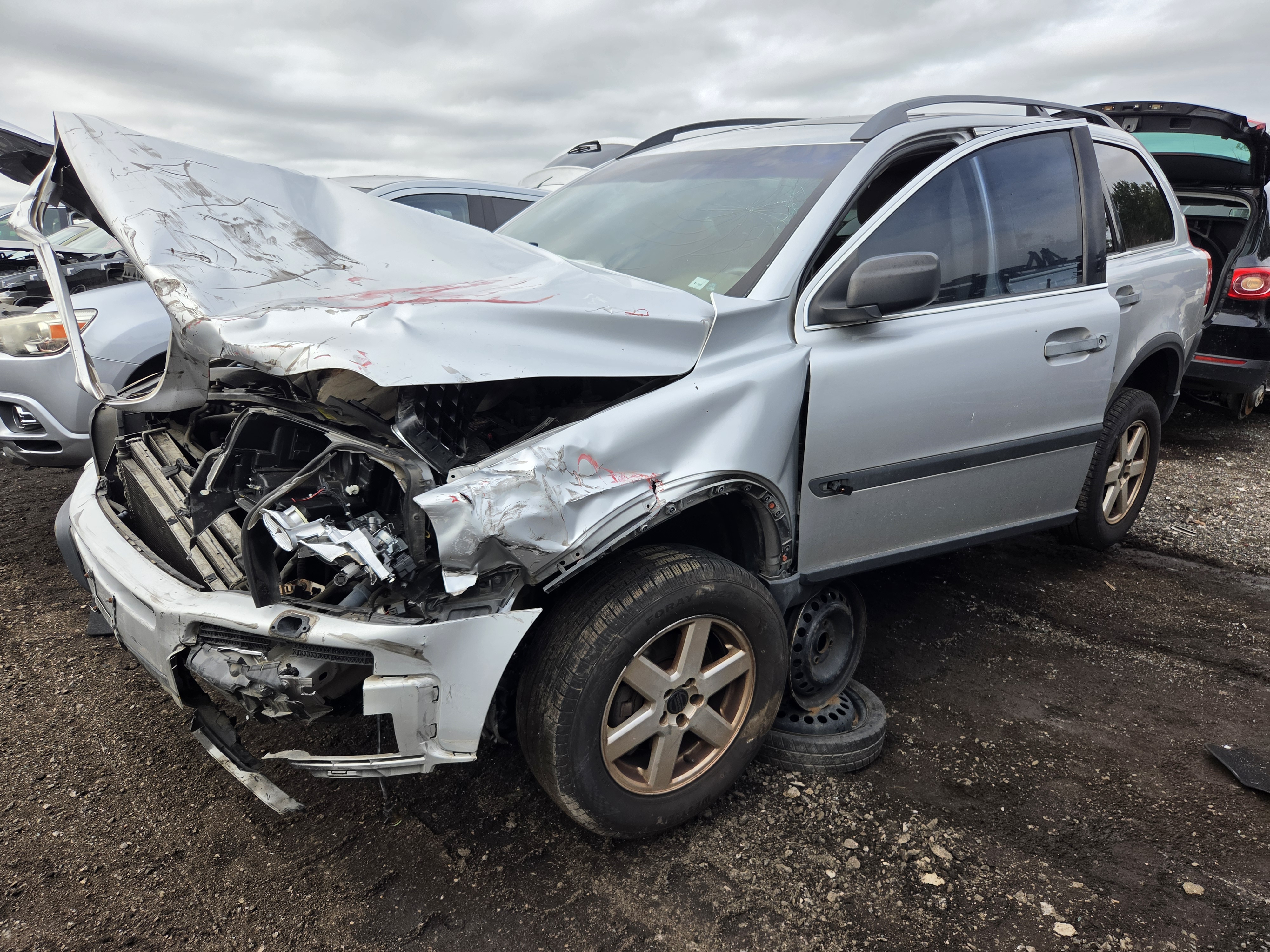 2004 VOLVO Xc90