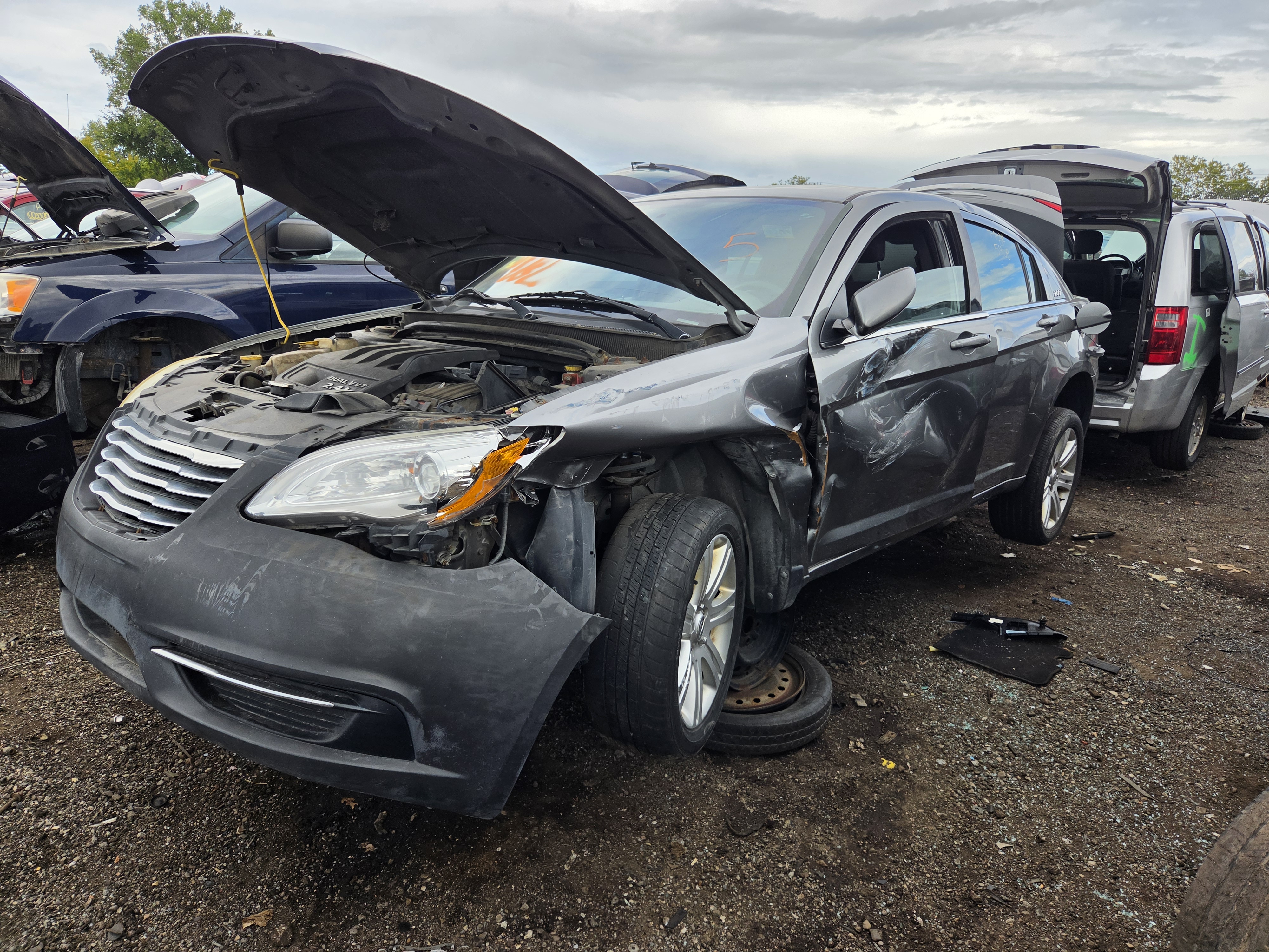 2013 CHRYSLER 200