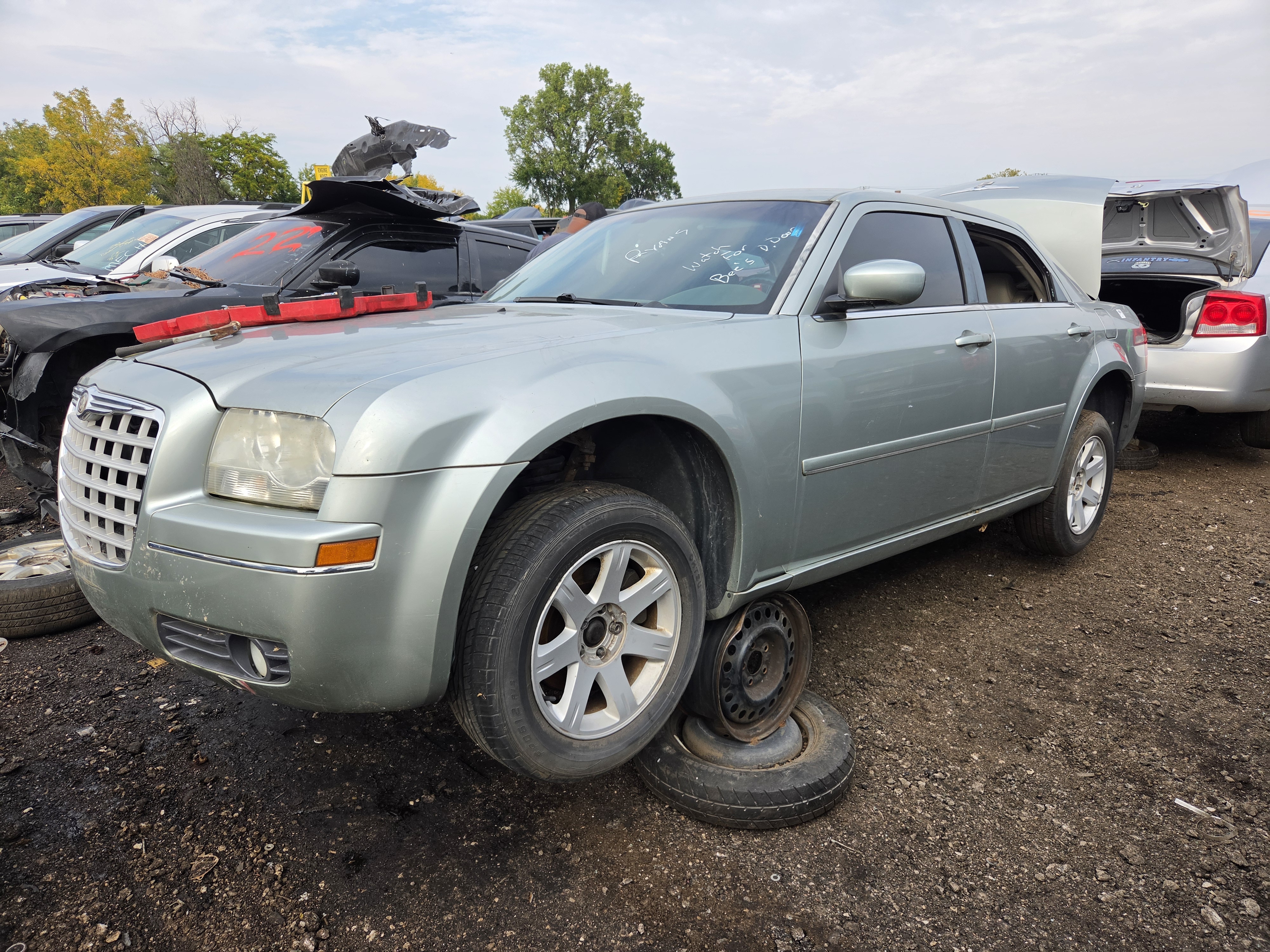 2005 CHRYSLER 300