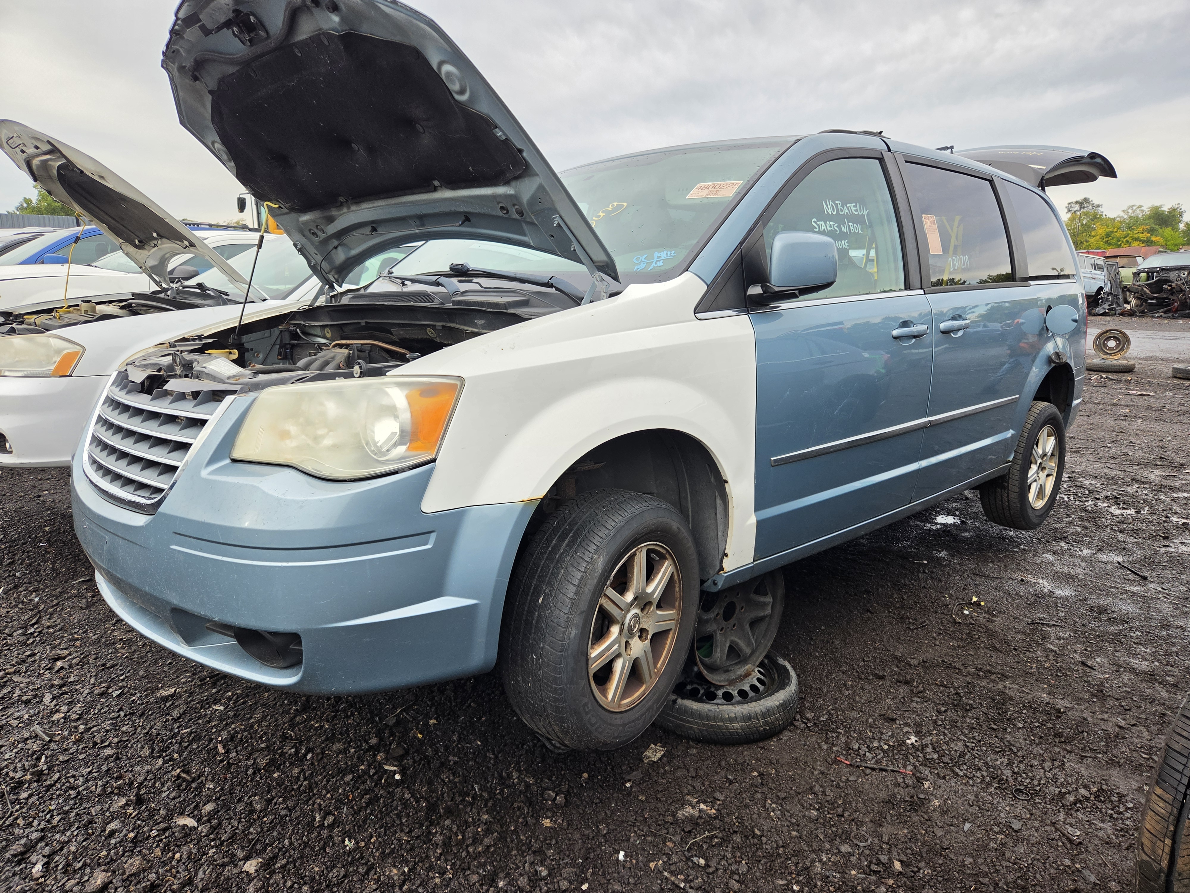 2010 CHRYSLER Town and Country