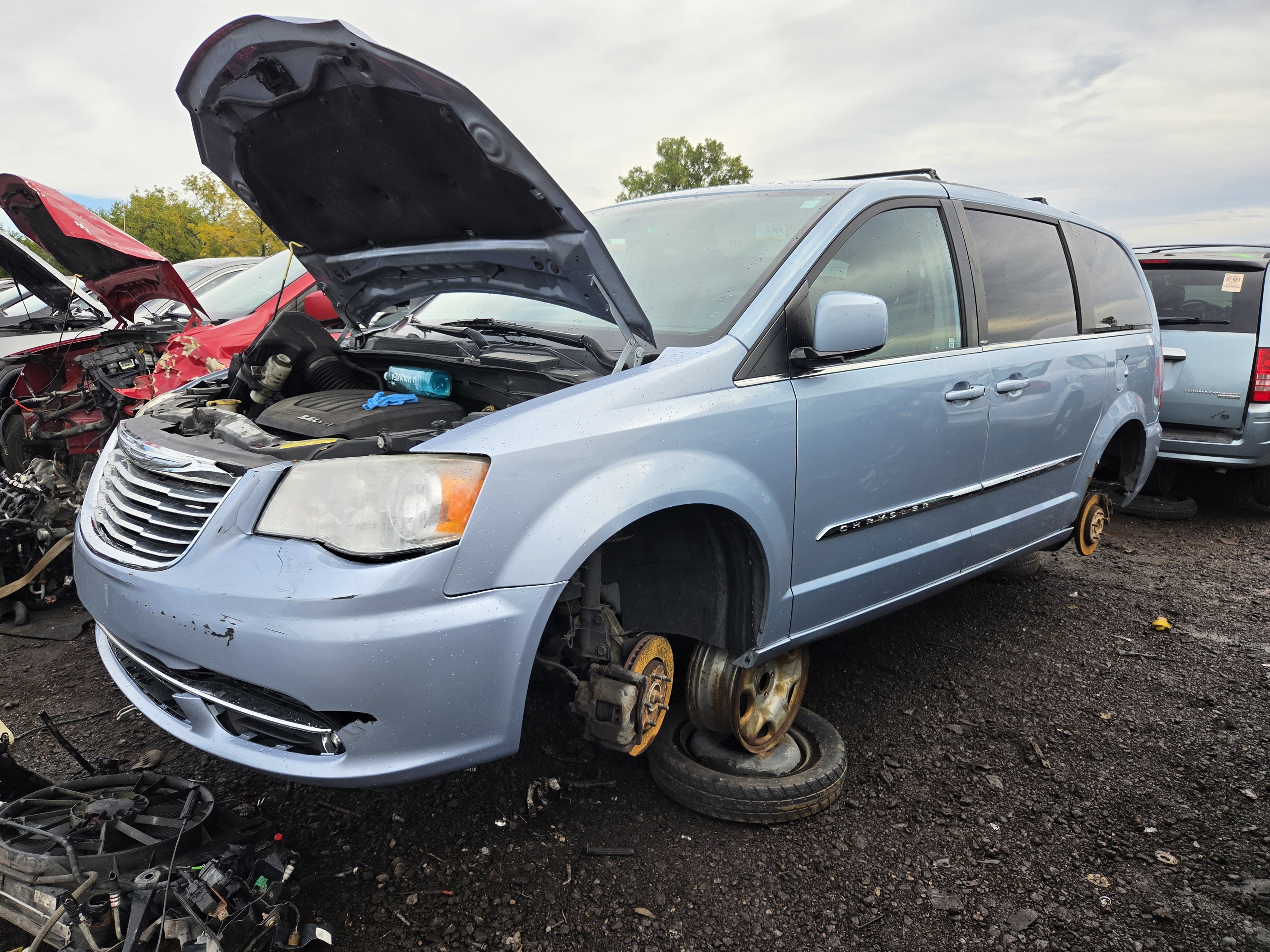 2013 CHRYSLER Town and Country