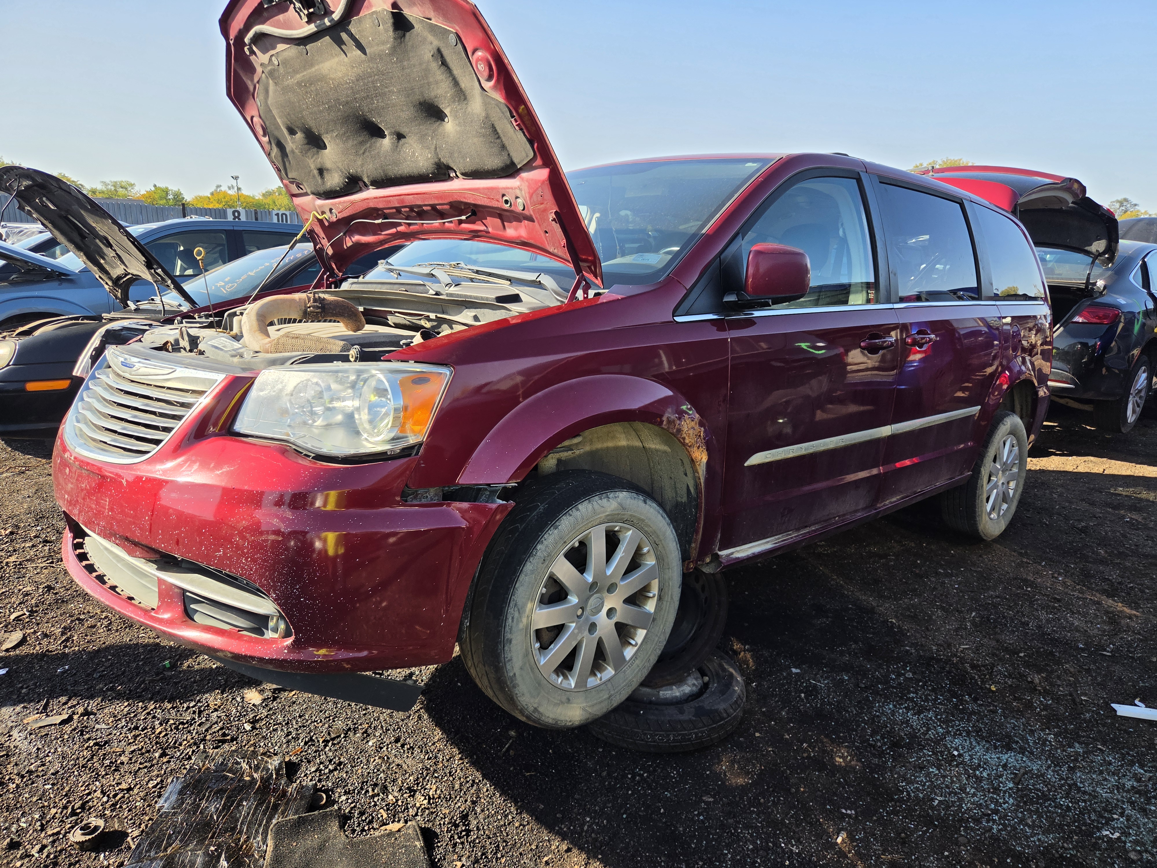 2014 CHRYSLER Town and Country