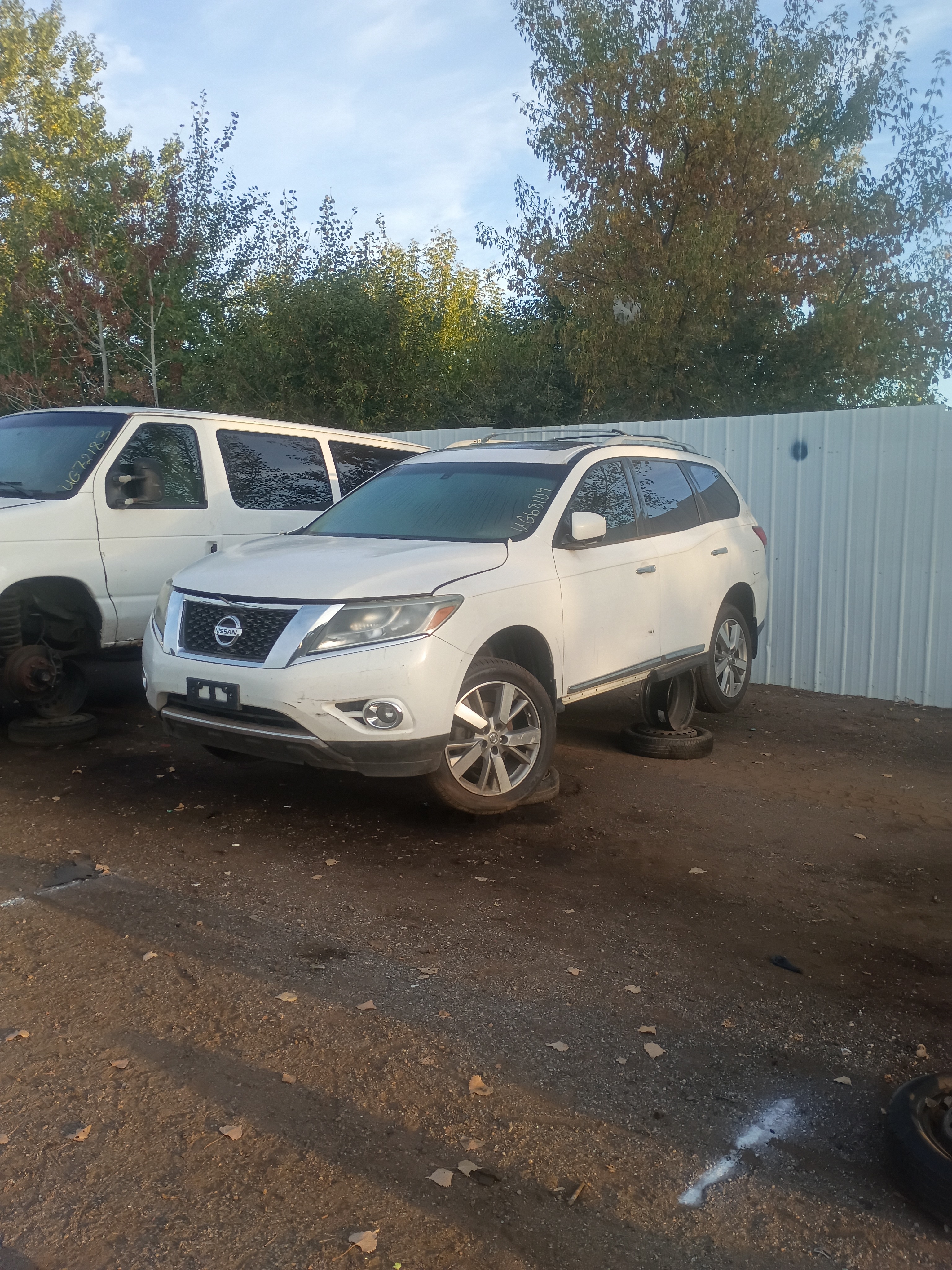 2014 NISSAN Pathfinder