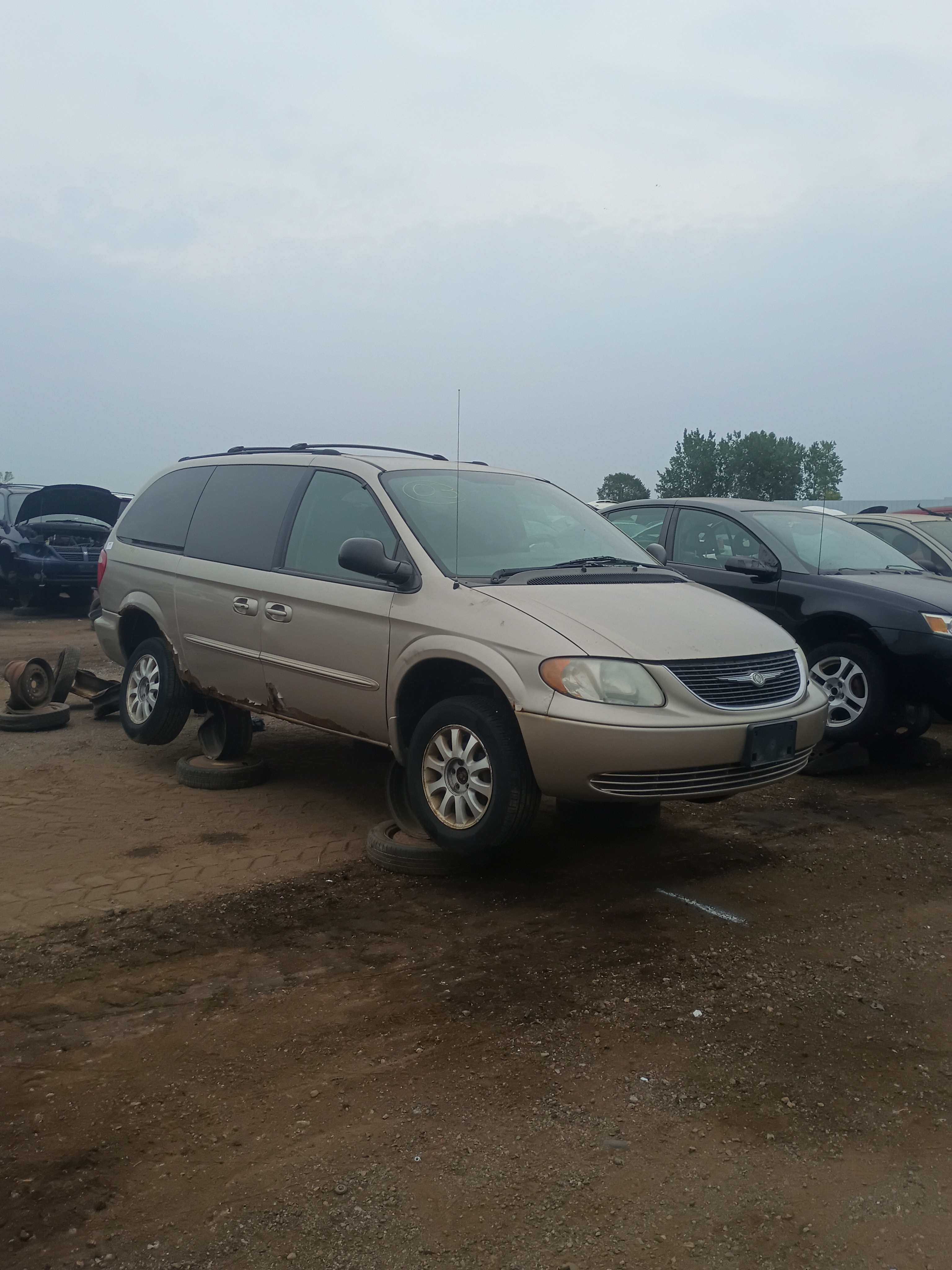 2003 CHRYSLER Town and Country