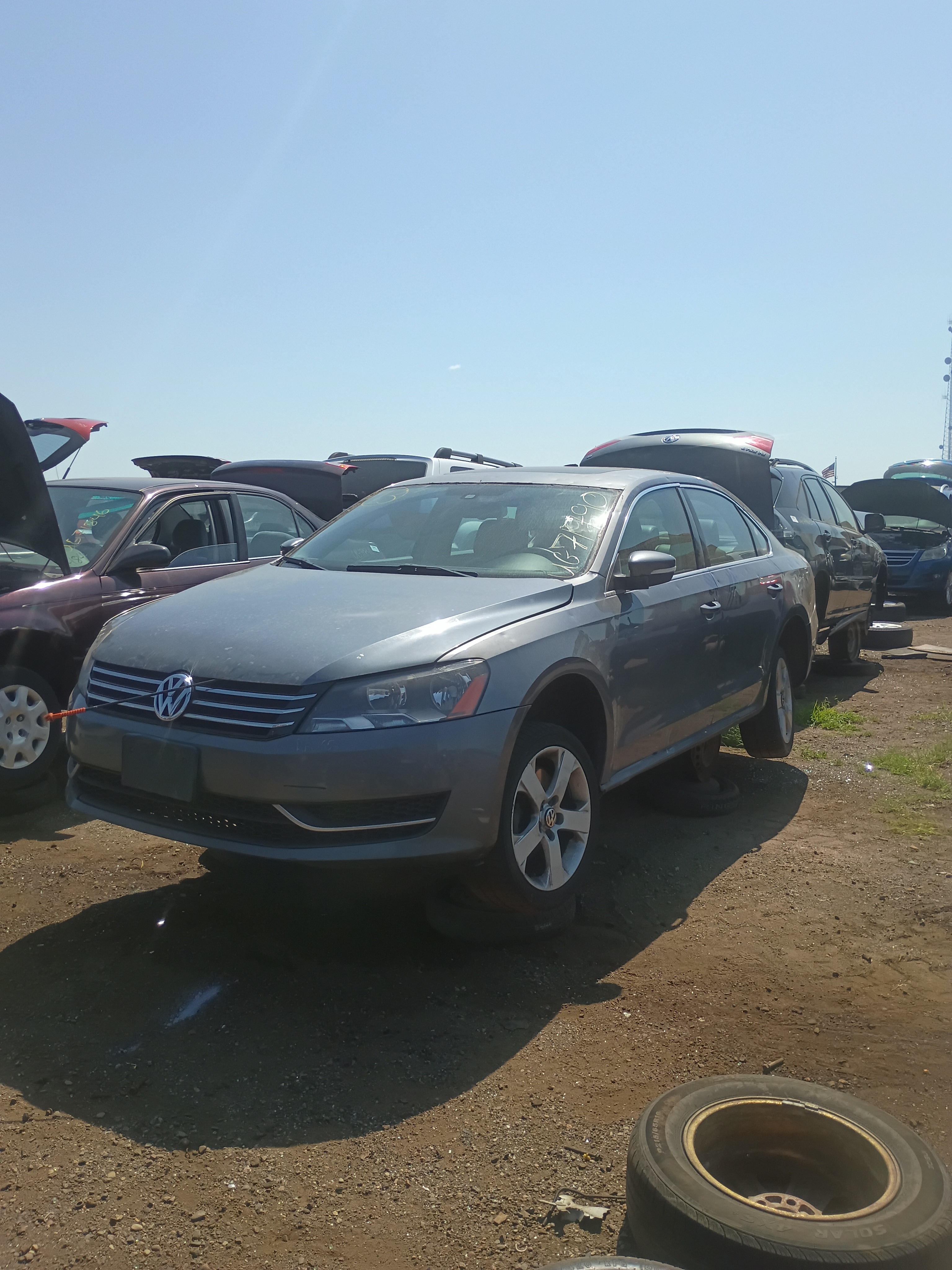 2013 VOLKSWAGEN Passat