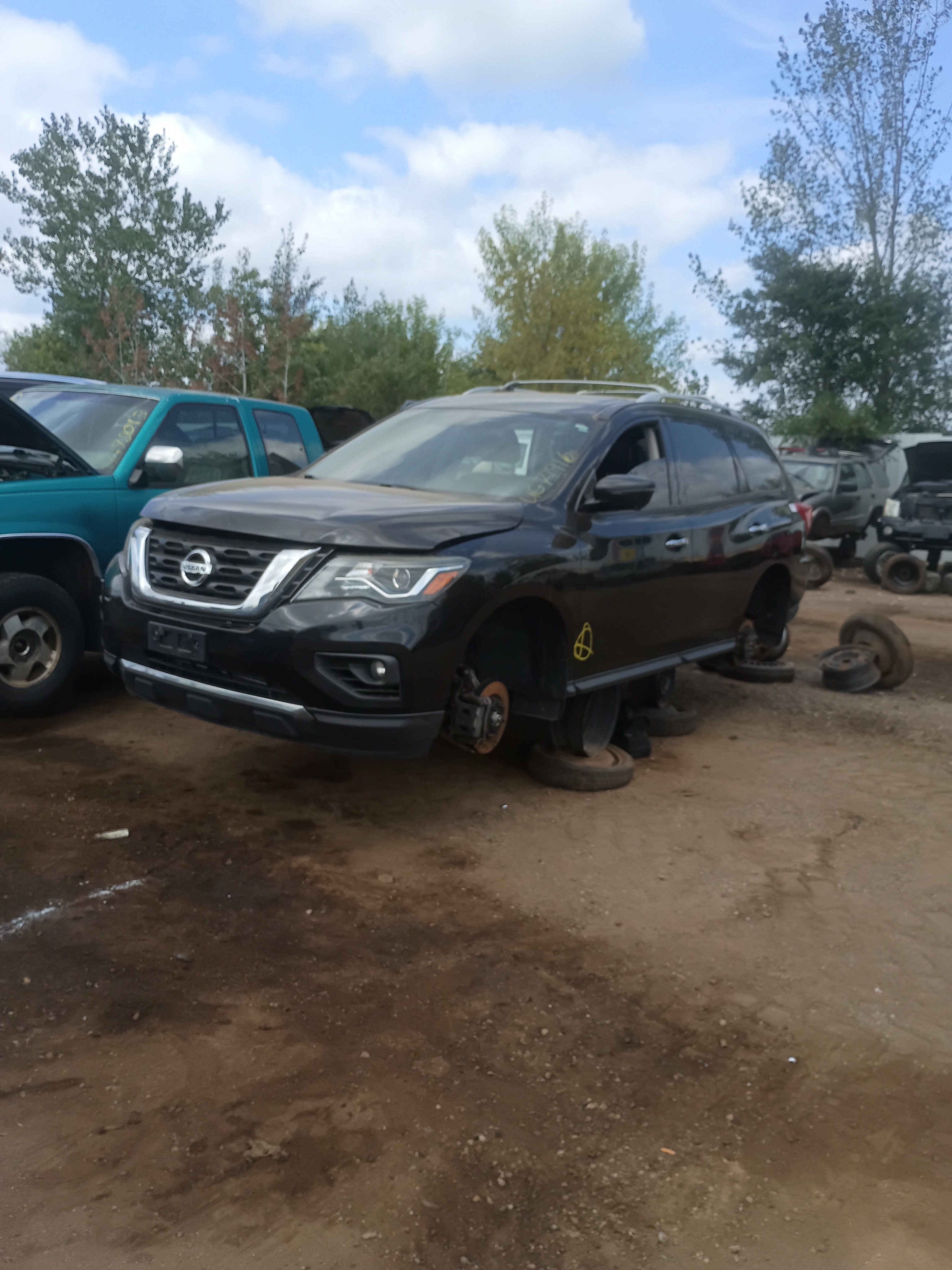 2017 NISSAN Pathfinder