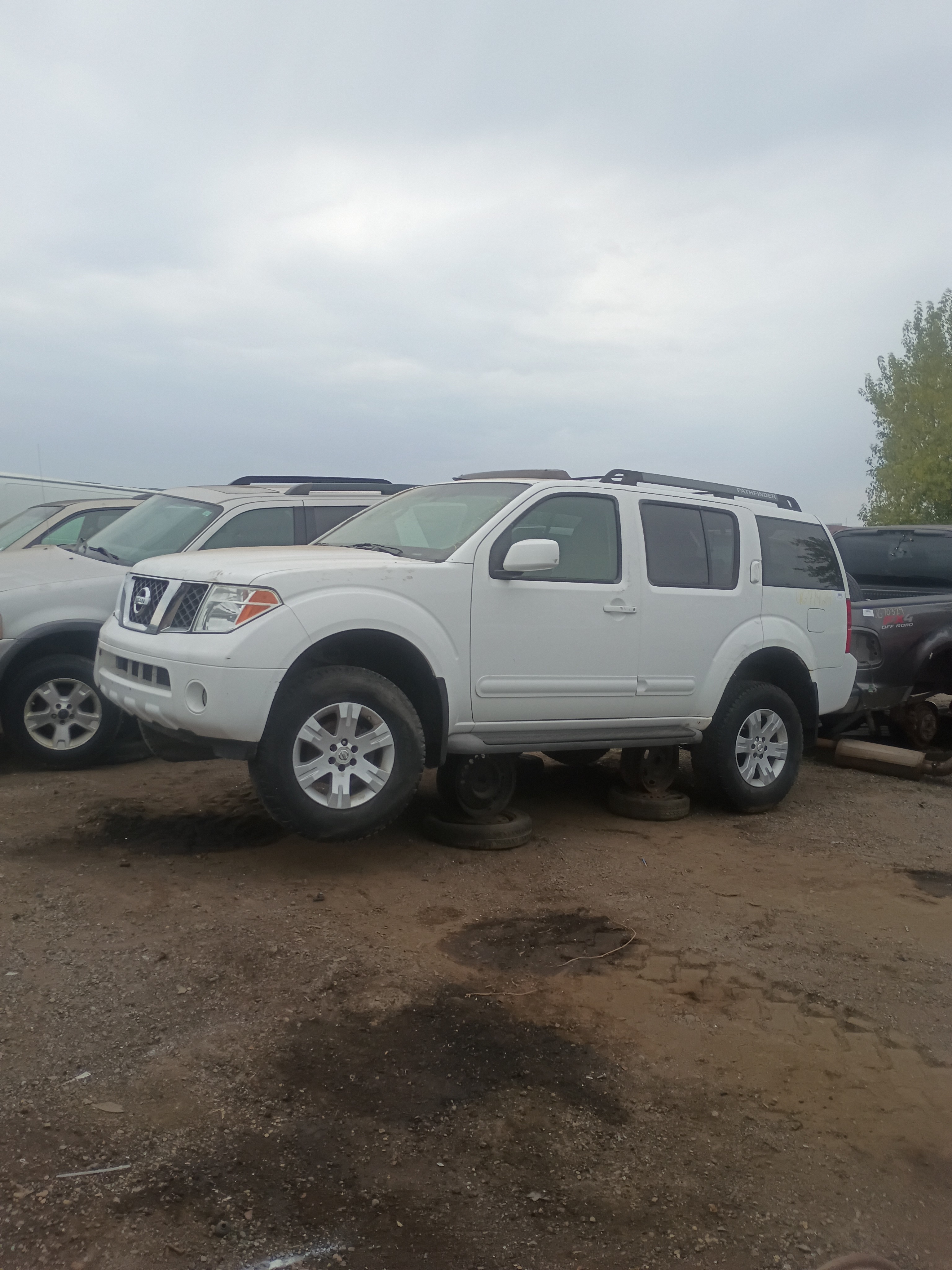 2005 NISSAN Pathfinder