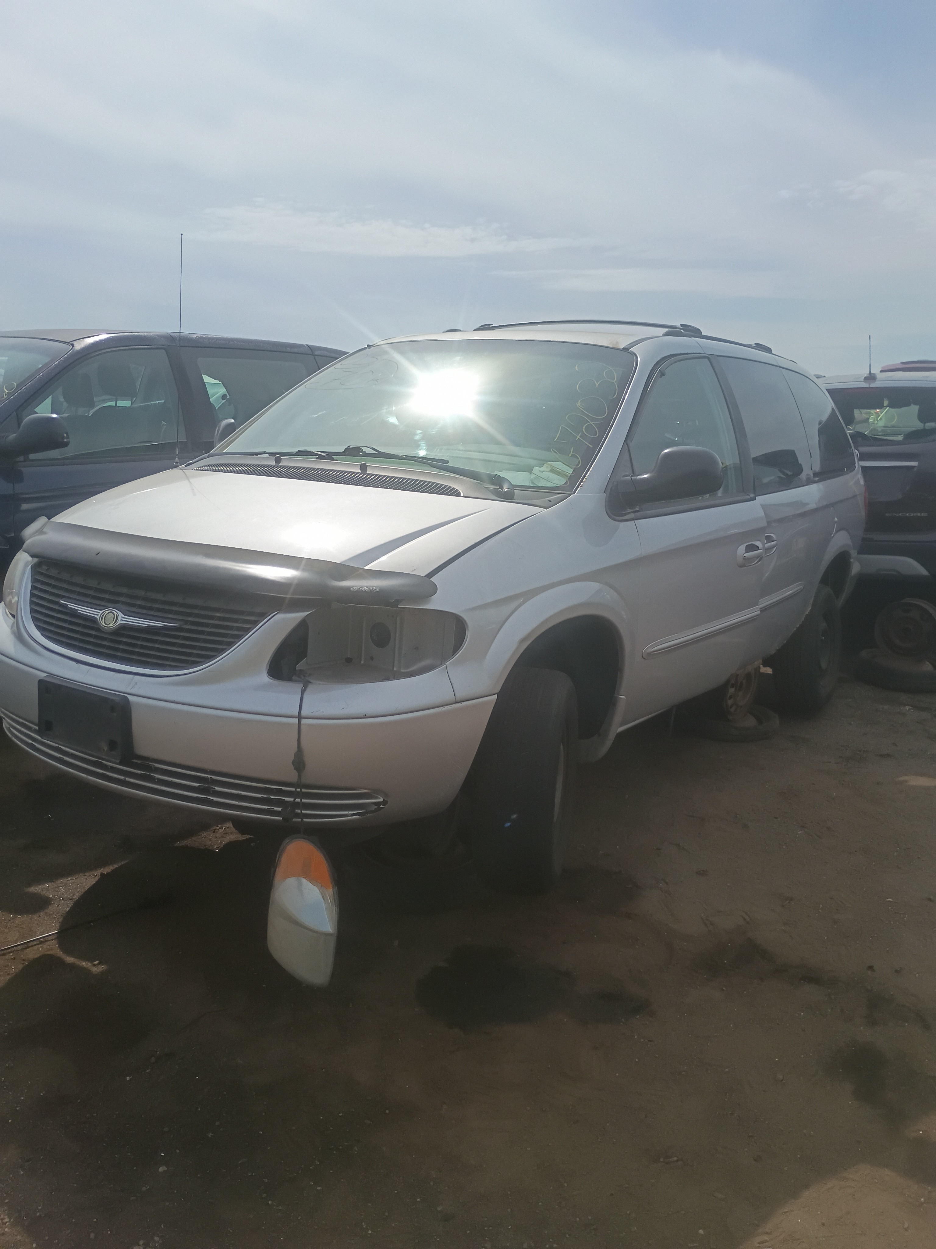 2003 CHRYSLER Town and Country