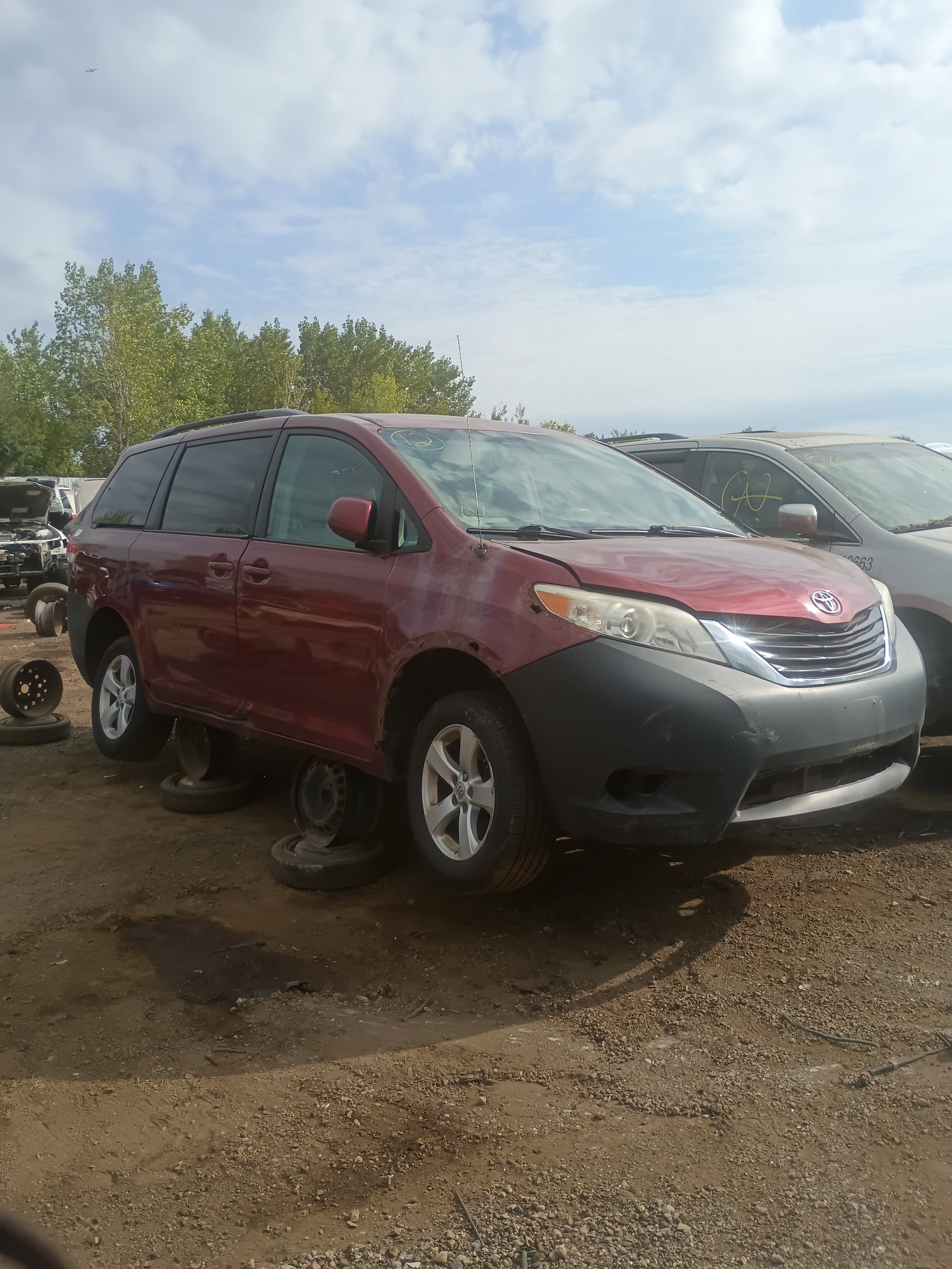 2012 TOYOTA Sienna