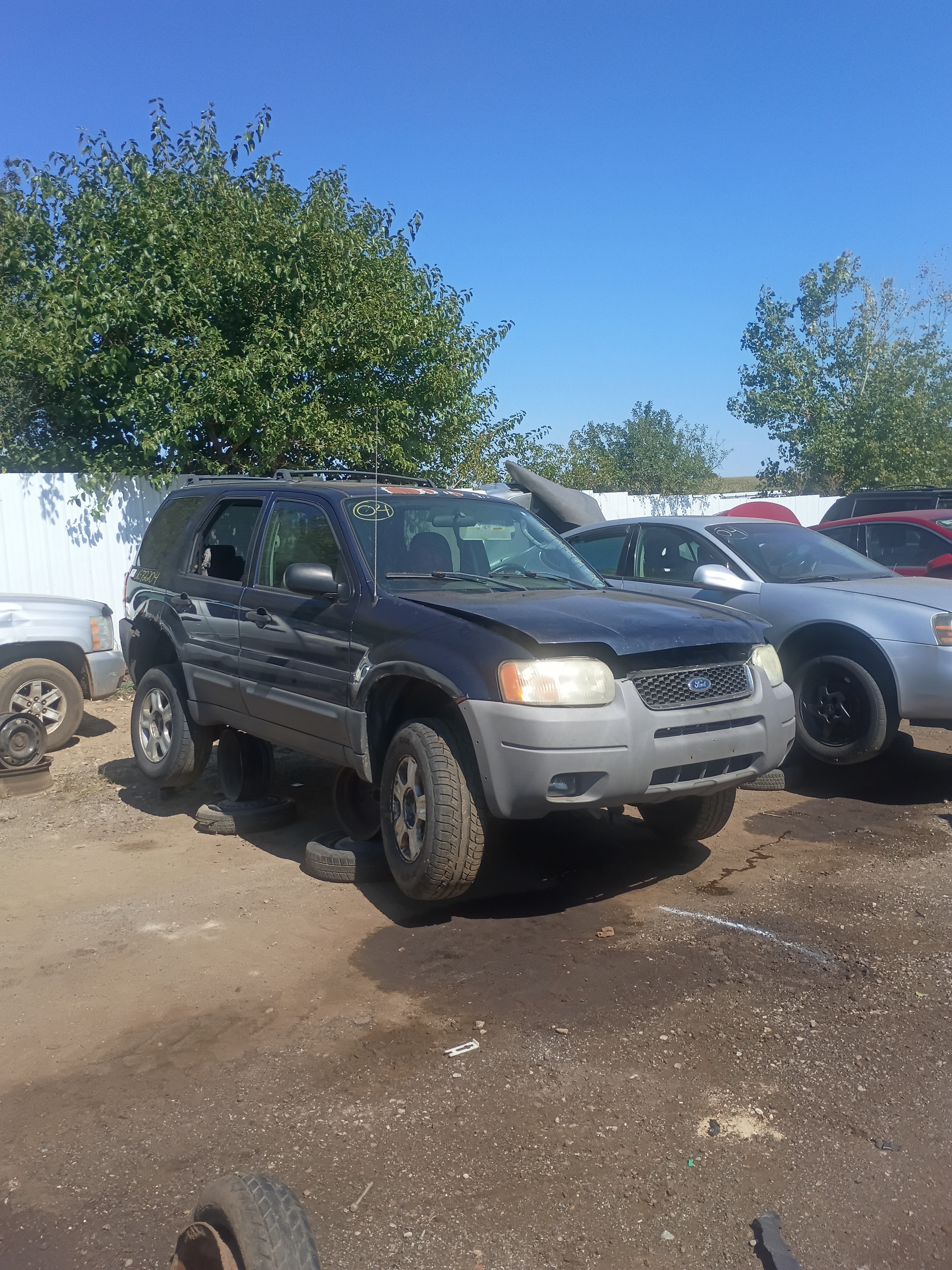 2004 FORD Escape