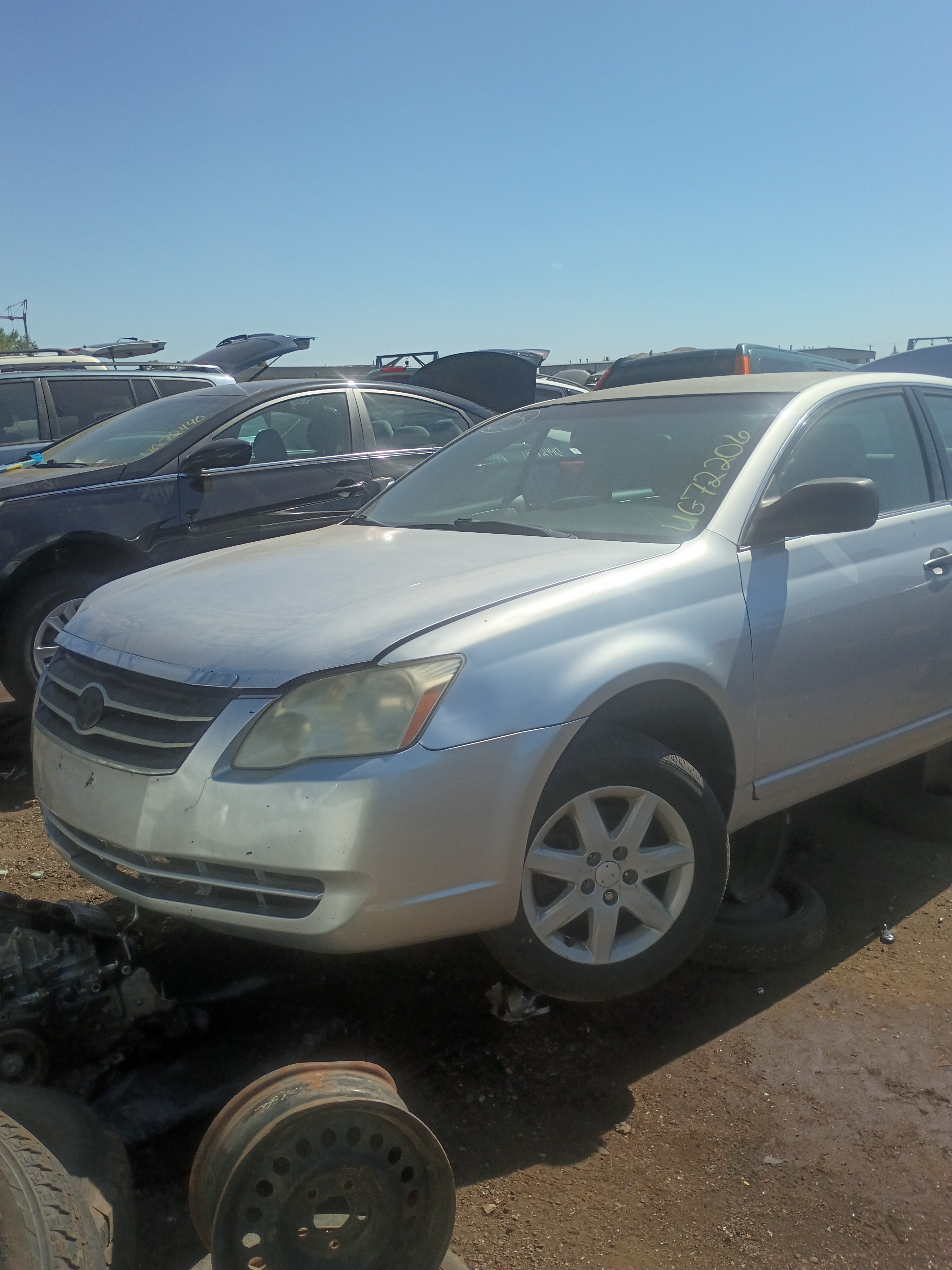 2005 TOYOTA Avalon