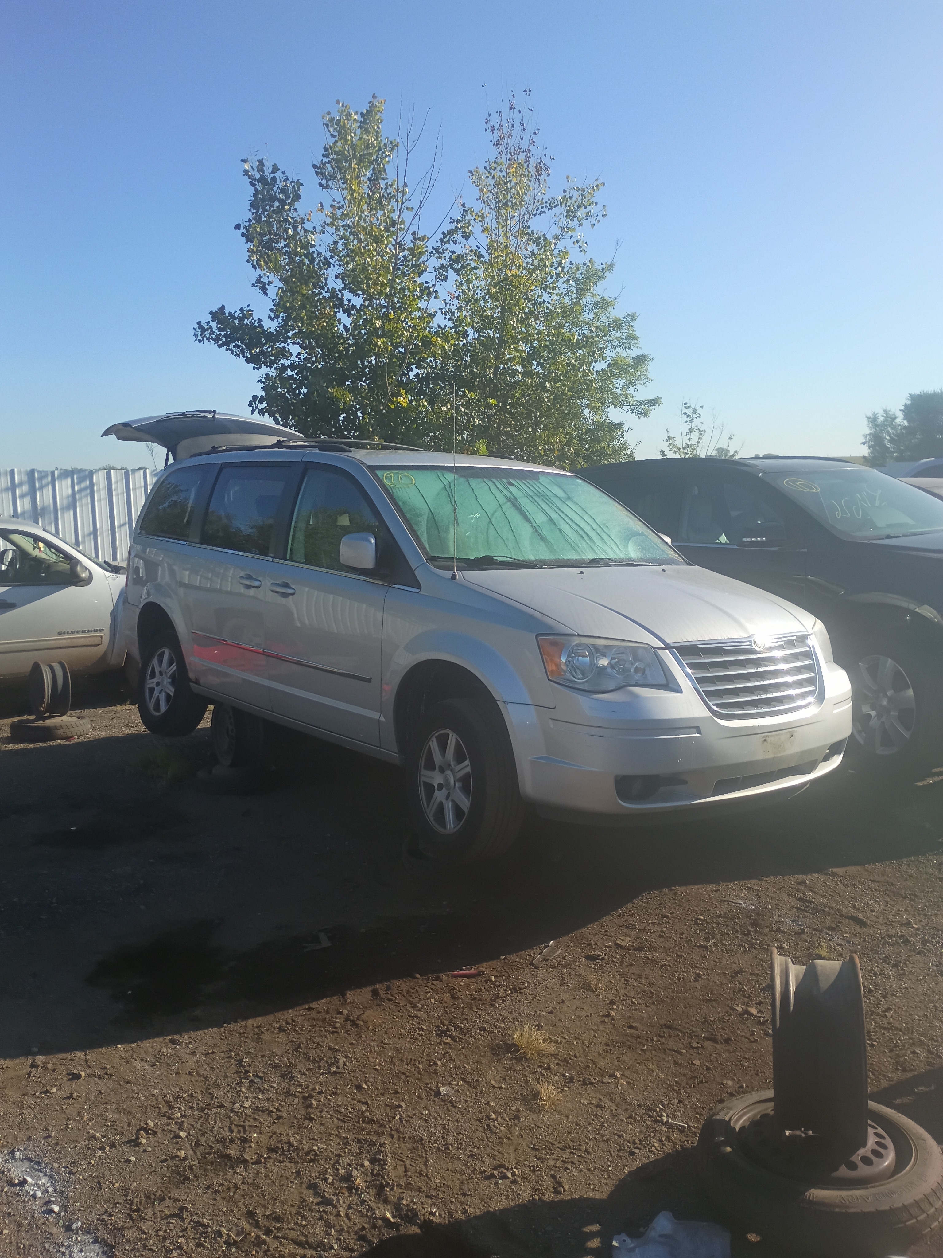 2010 CHRYSLER Town and Country
