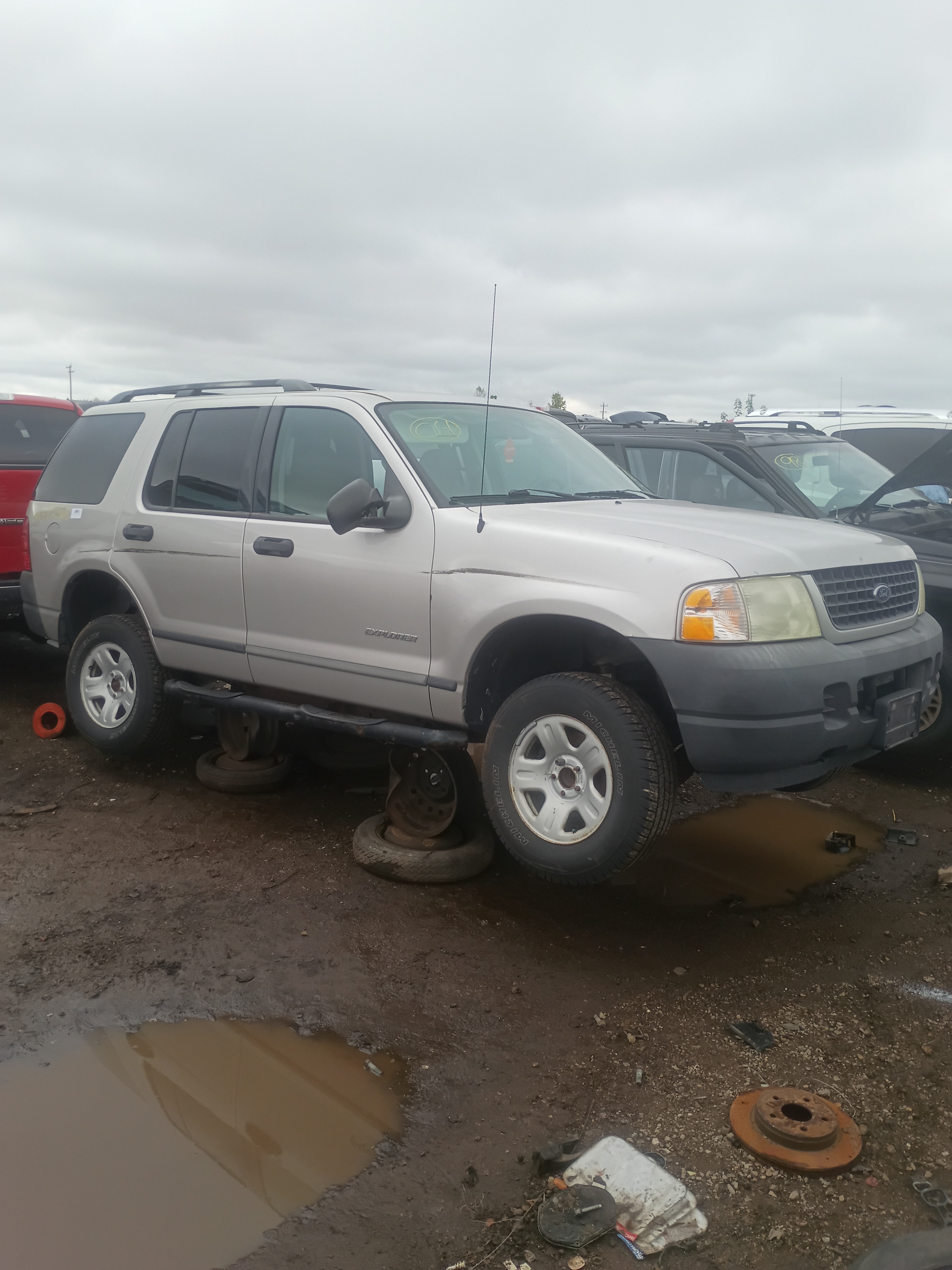 2004 FORD Explorer