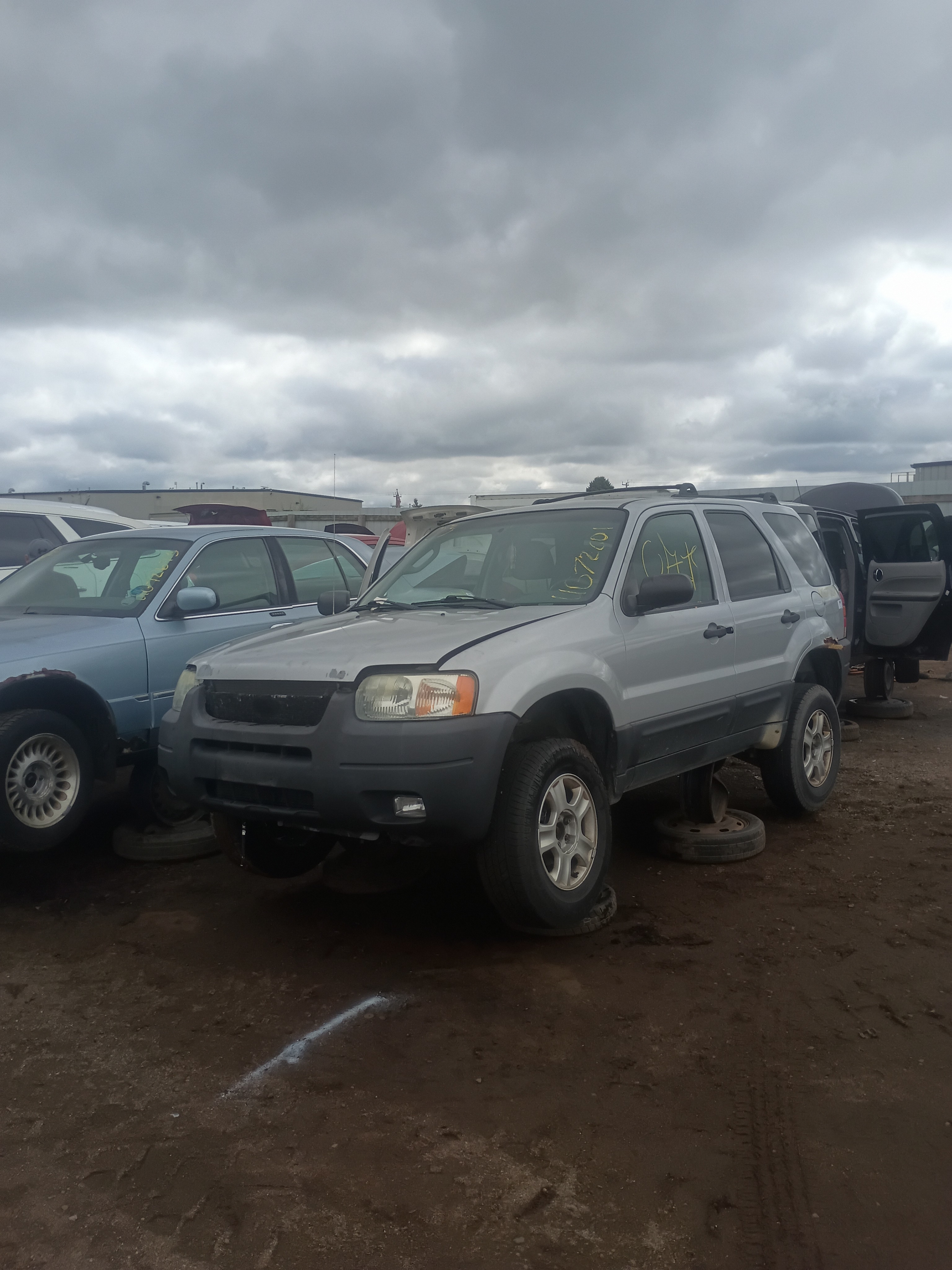2003 FORD Escape