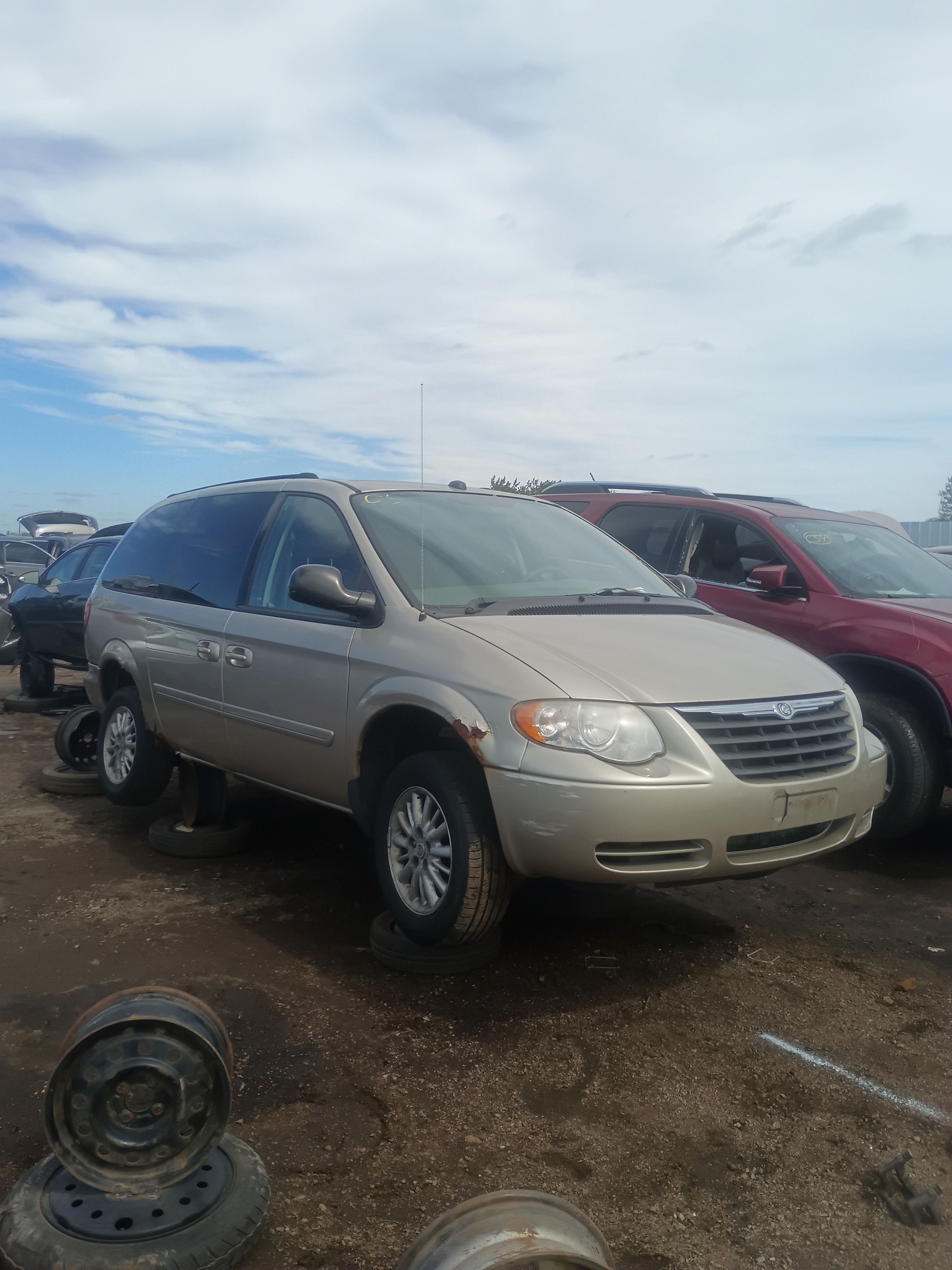 2005 CHRYSLER Town and Country