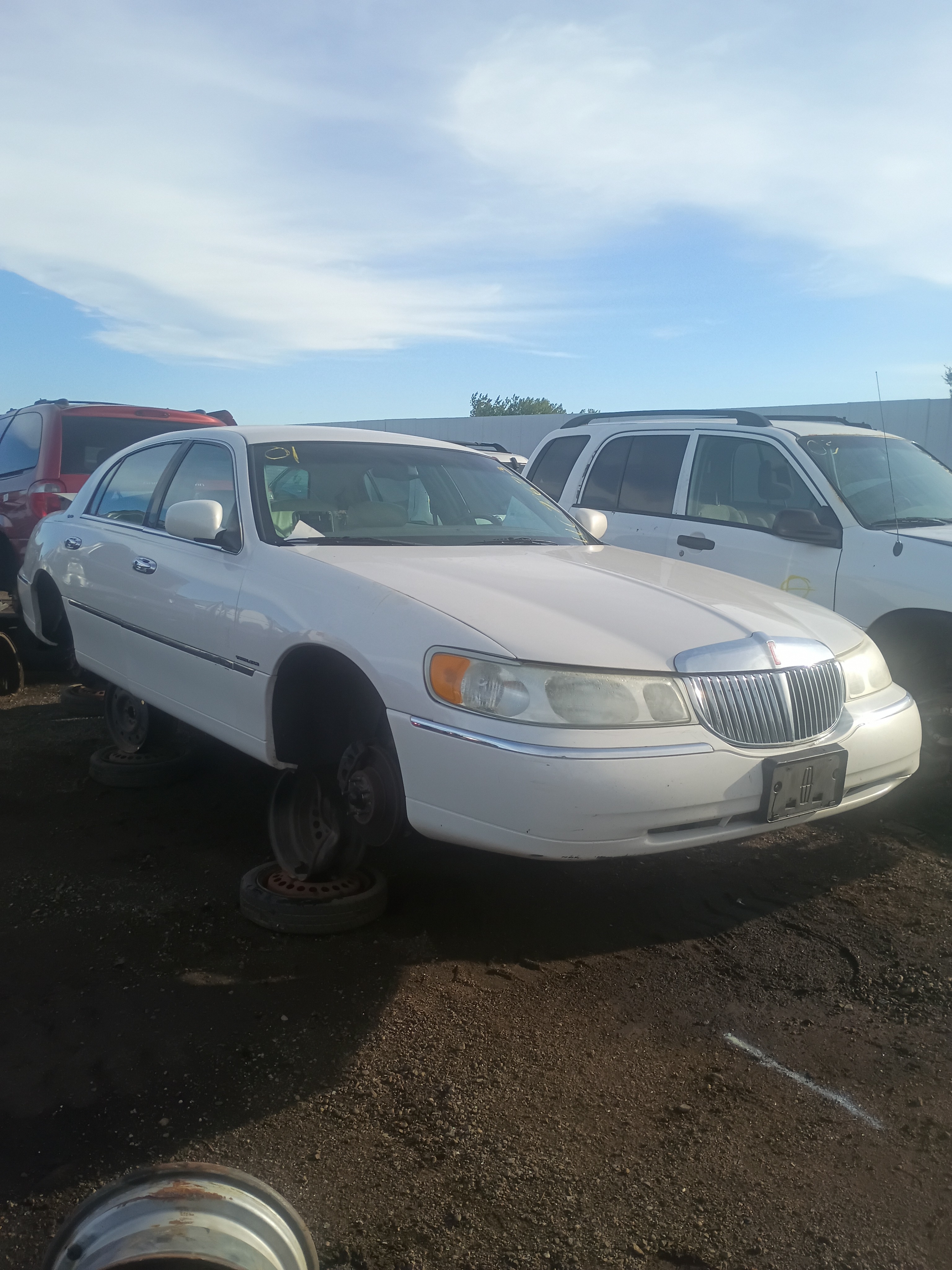 2001 LINCOLN Town Car