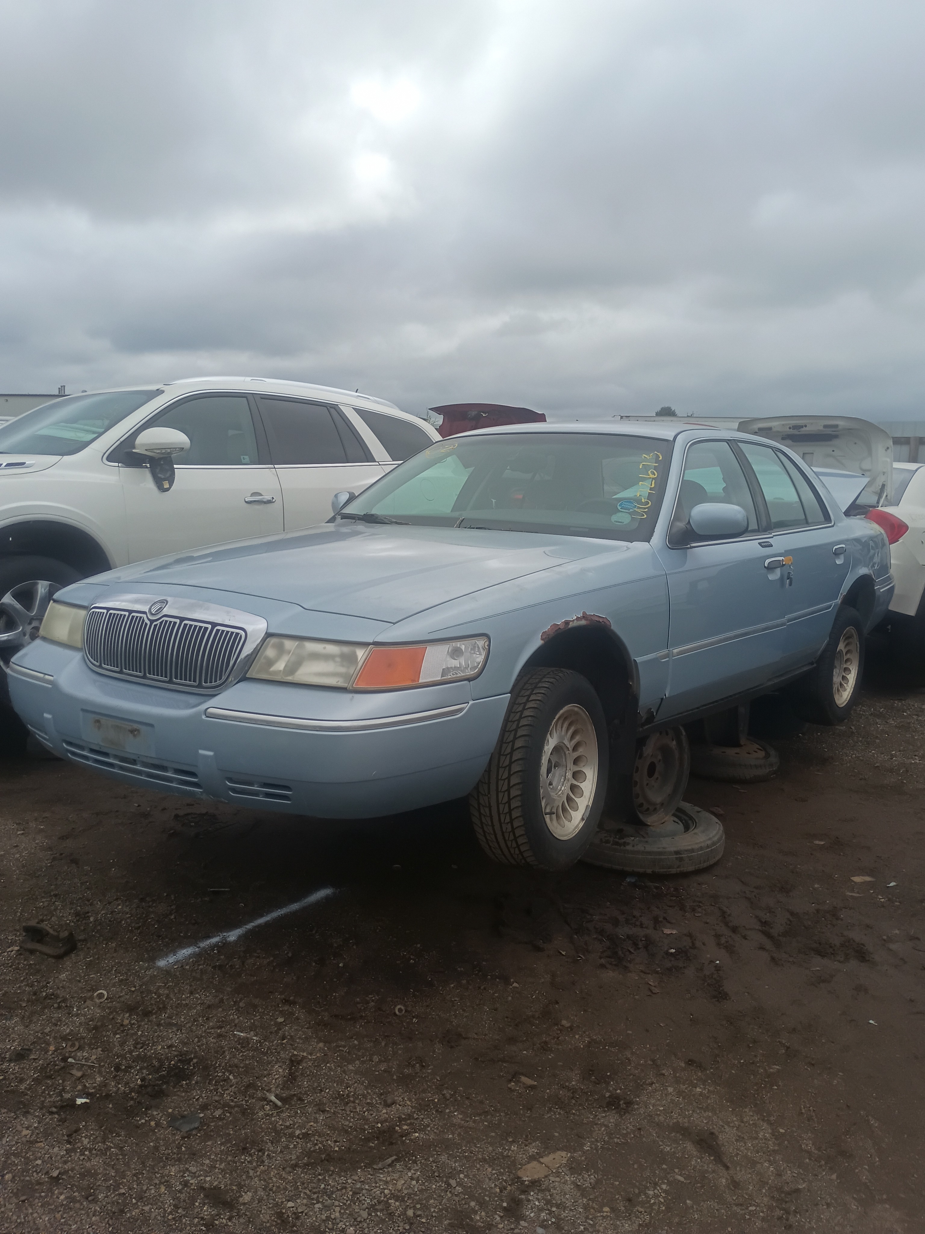 2002 MERCURY Grand Marquis