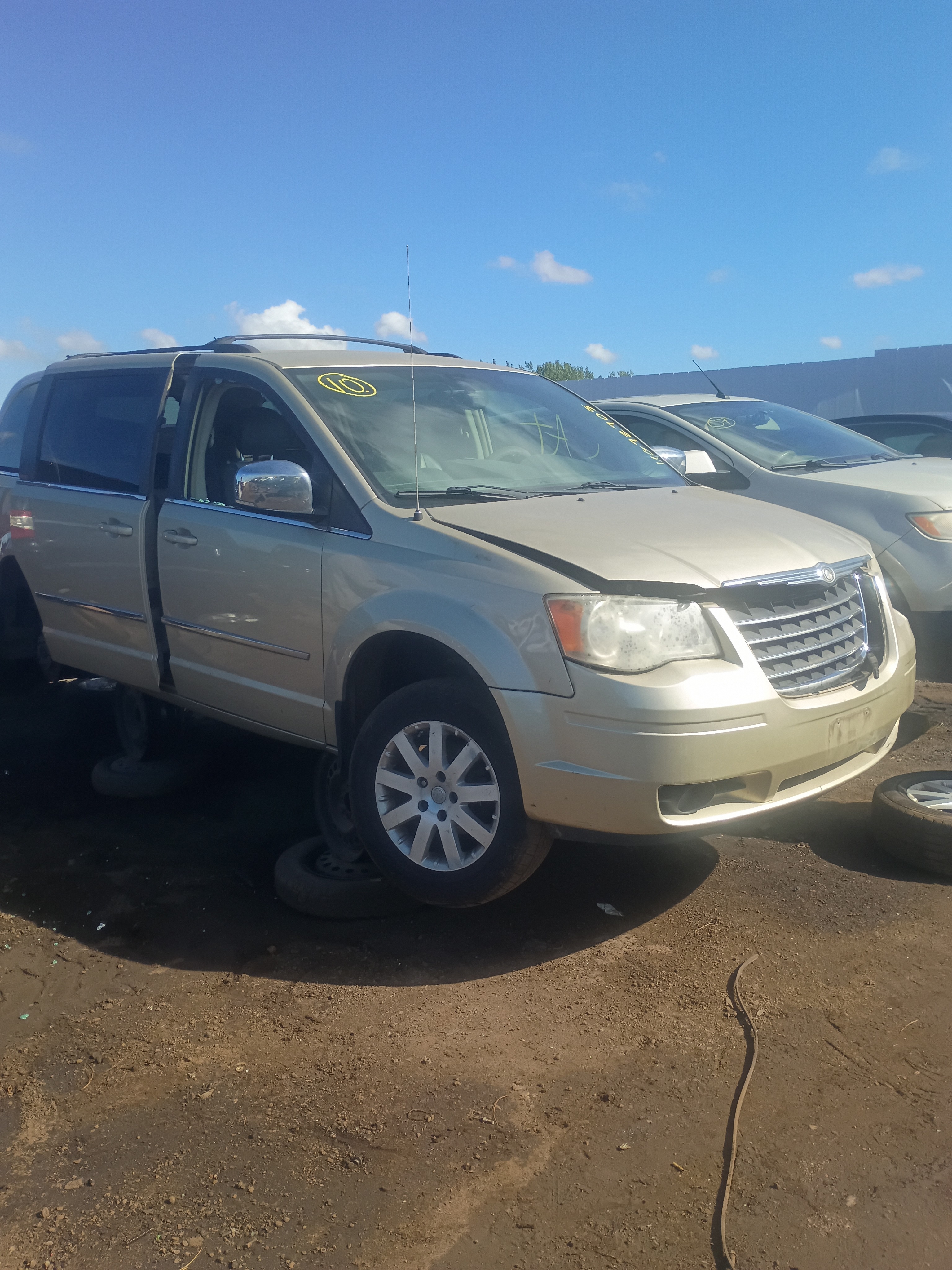2010 CHRYSLER Town and Country