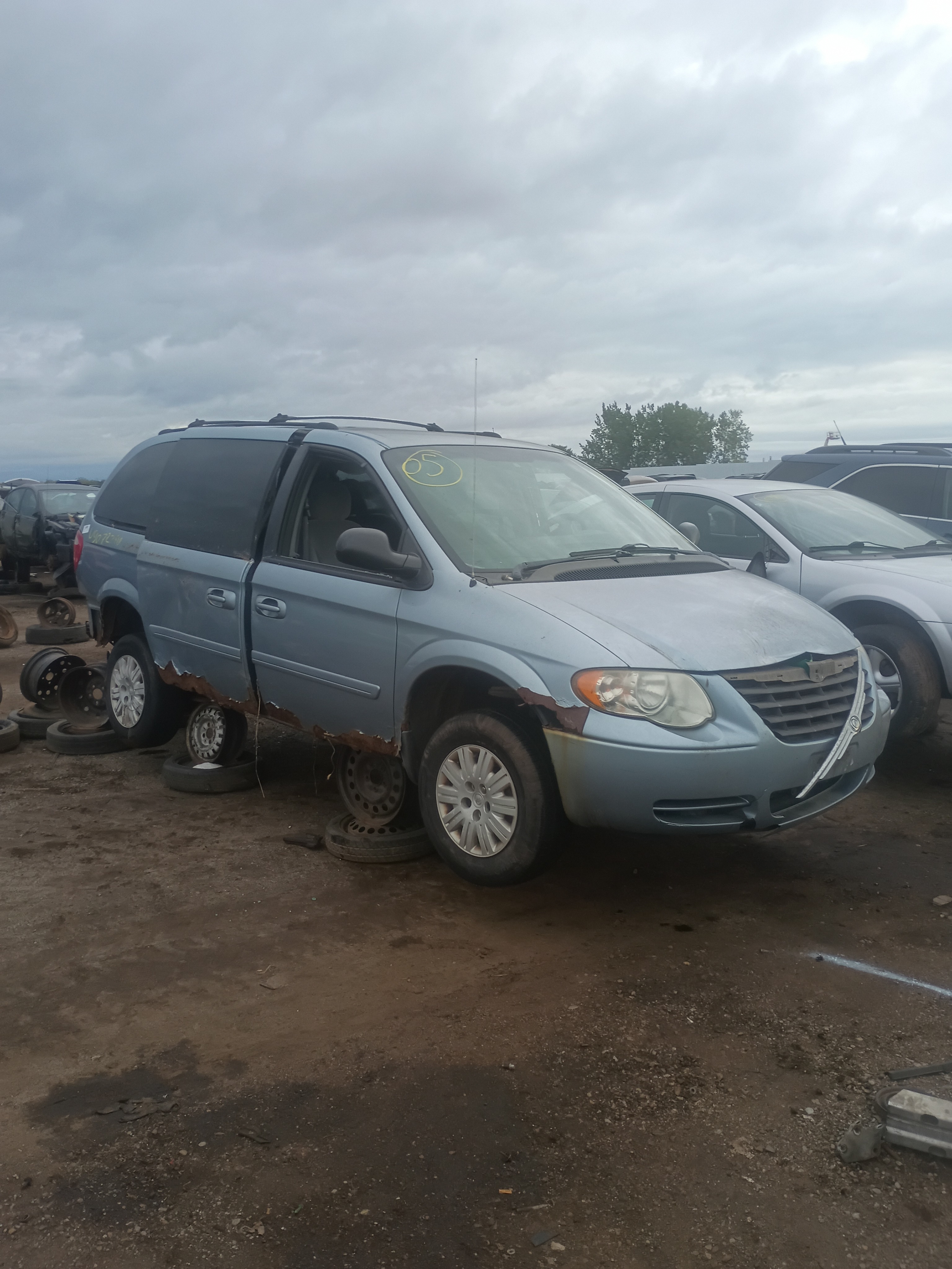 2005 CHRYSLER Town and Country