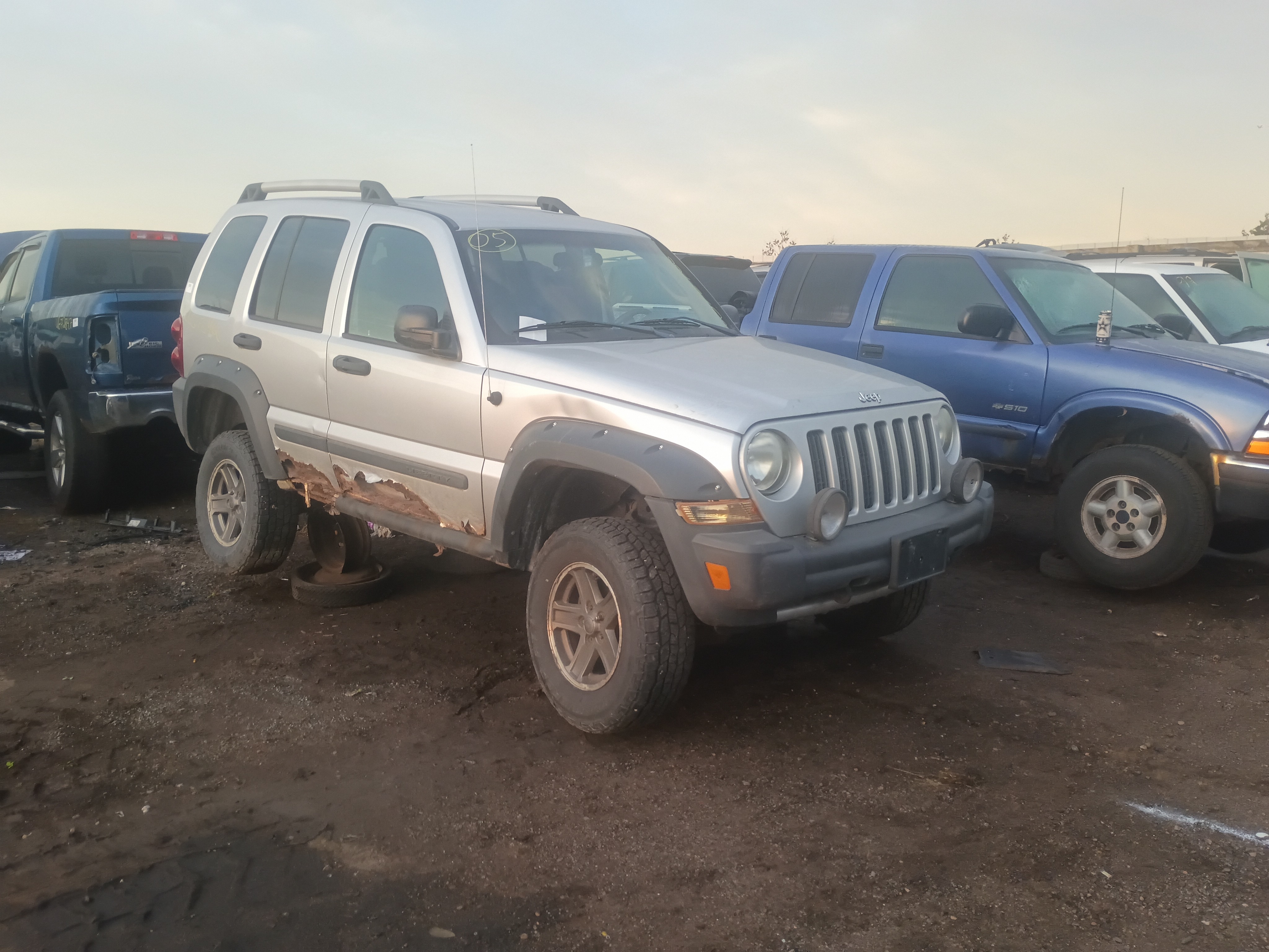 2005 JEEP Liberty
