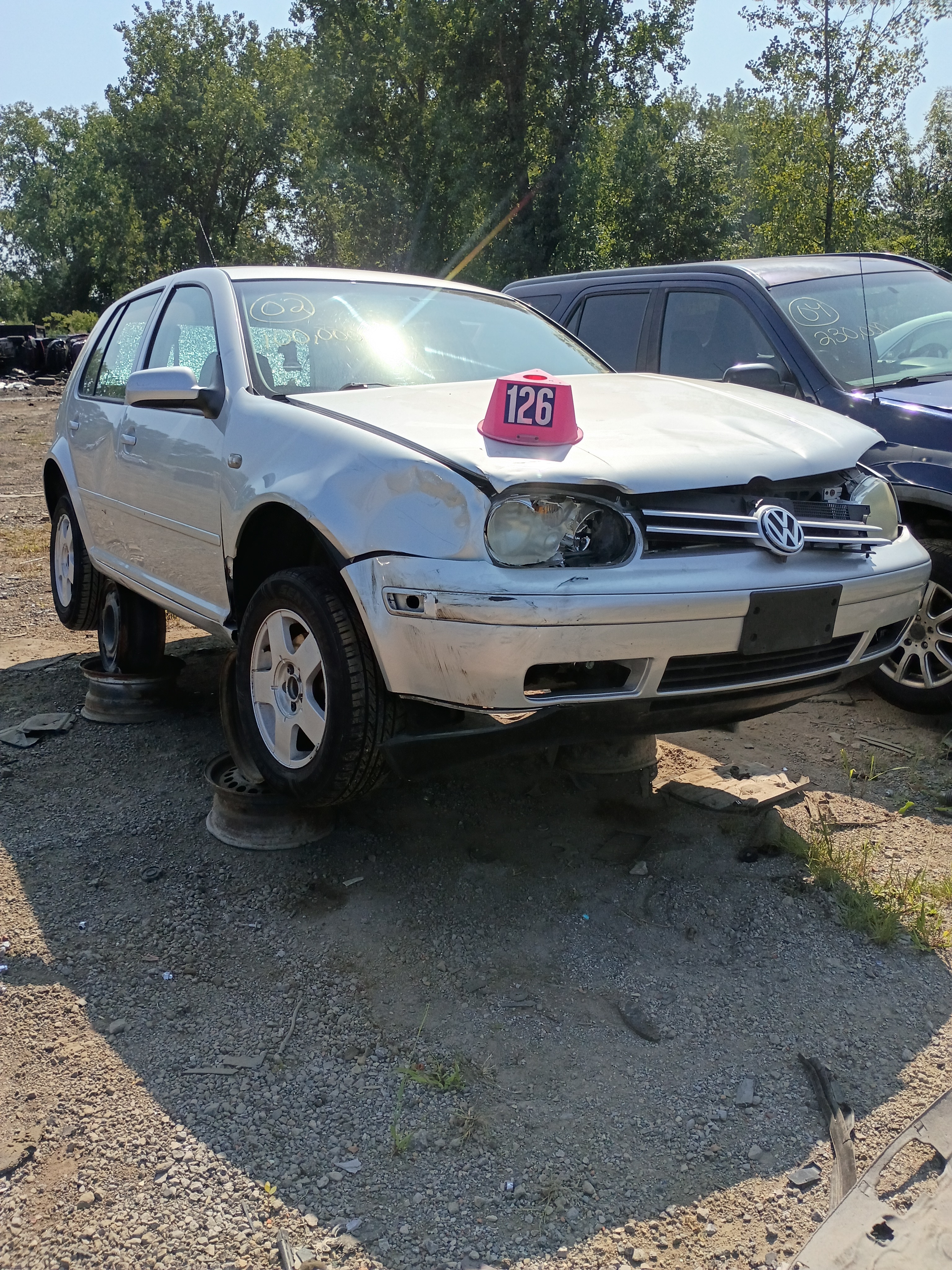 2002 VOLKSWAGEN Golf