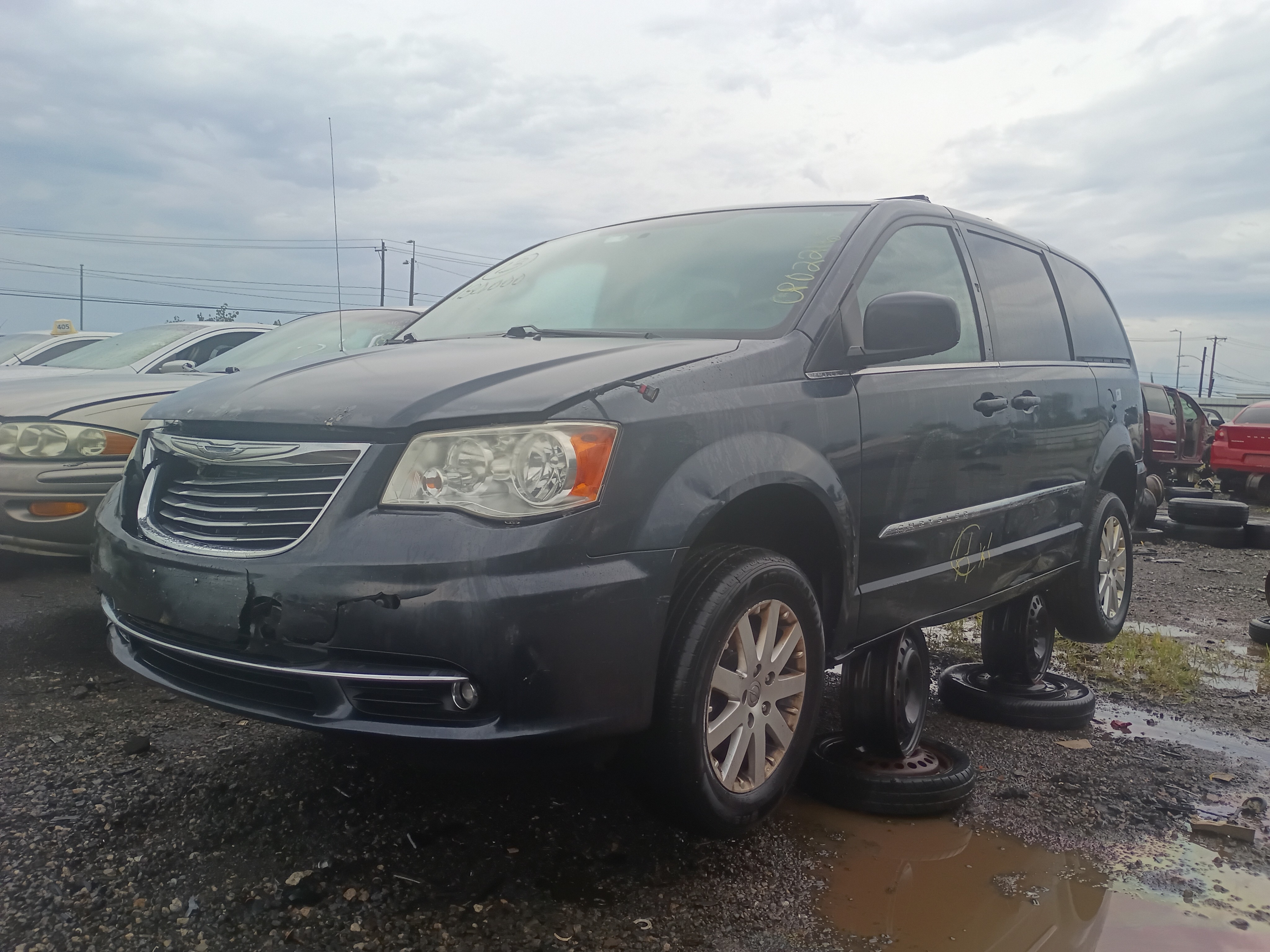 2013 CHRYSLER Town and Country