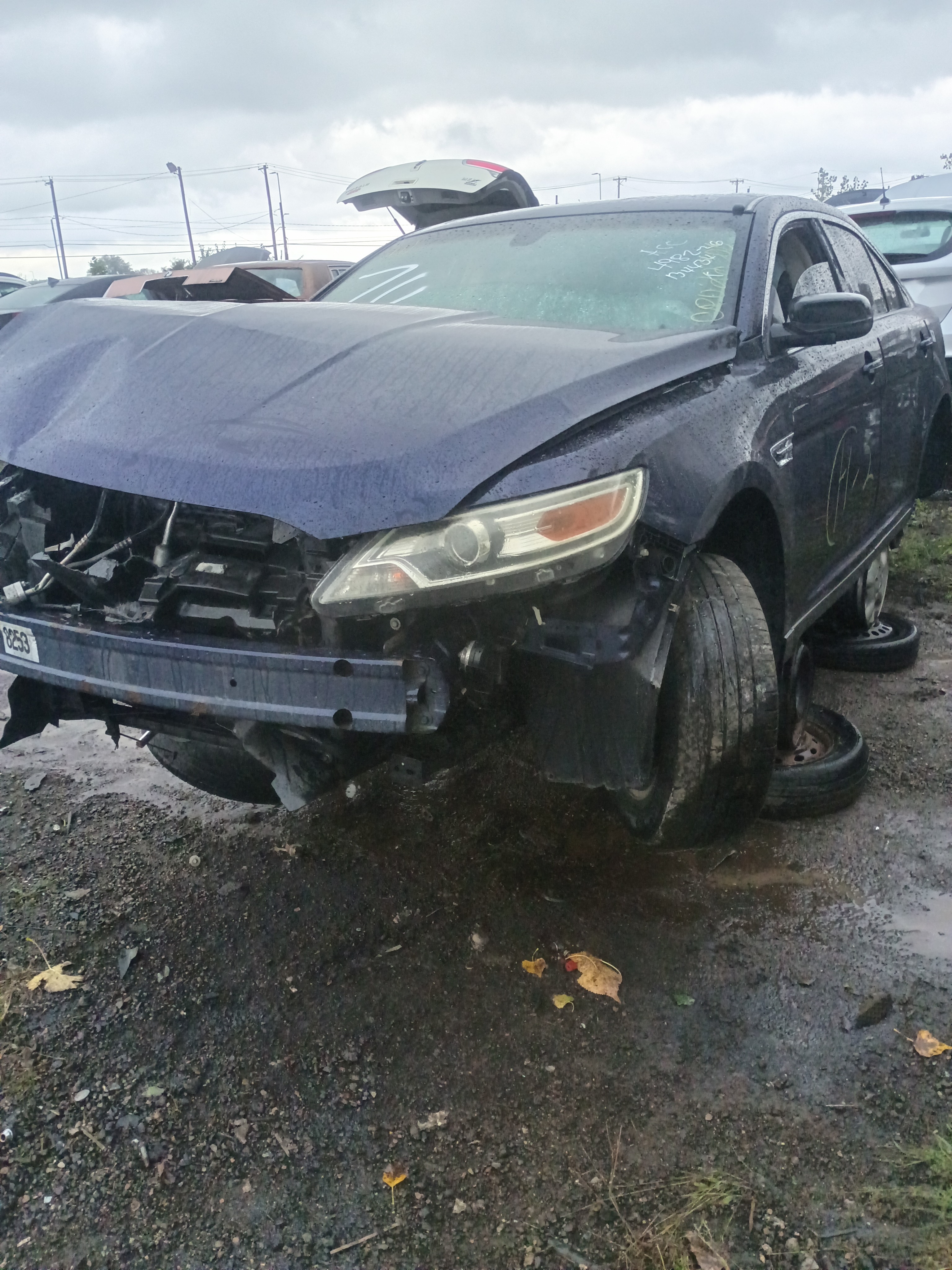 2011 FORD Taurus