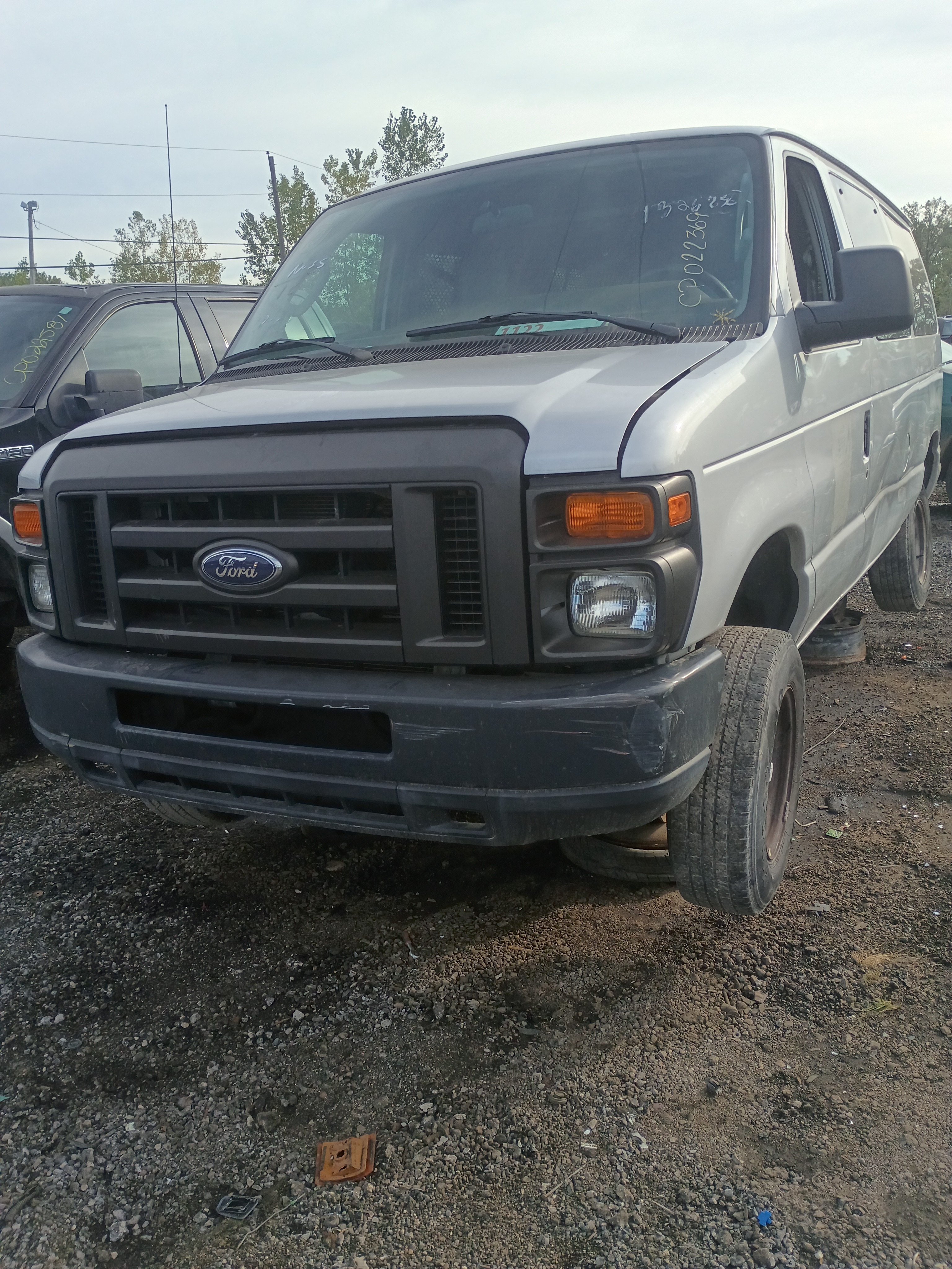 2010 FORD E-350