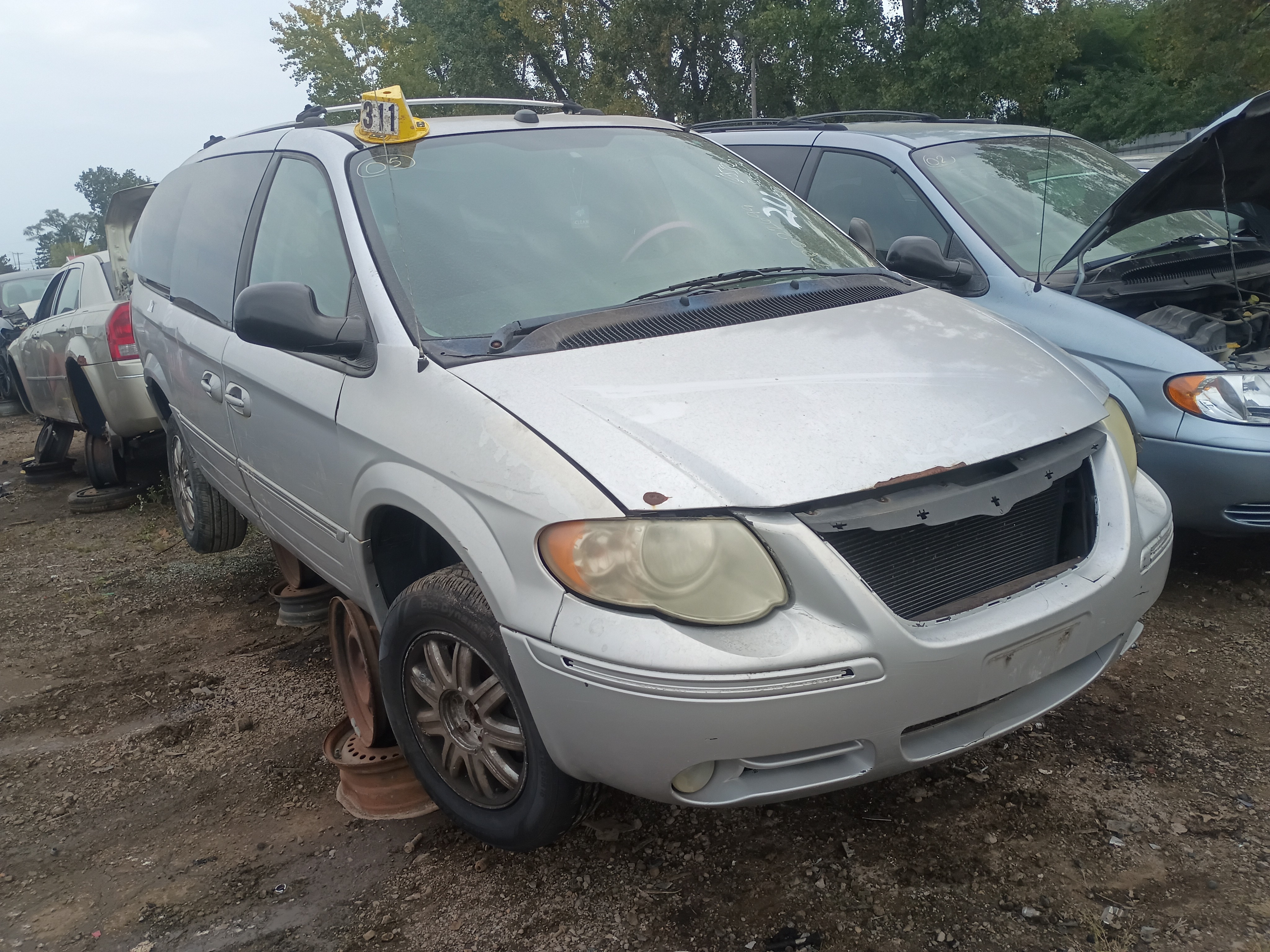 2005 CHRYSLER Town and Country