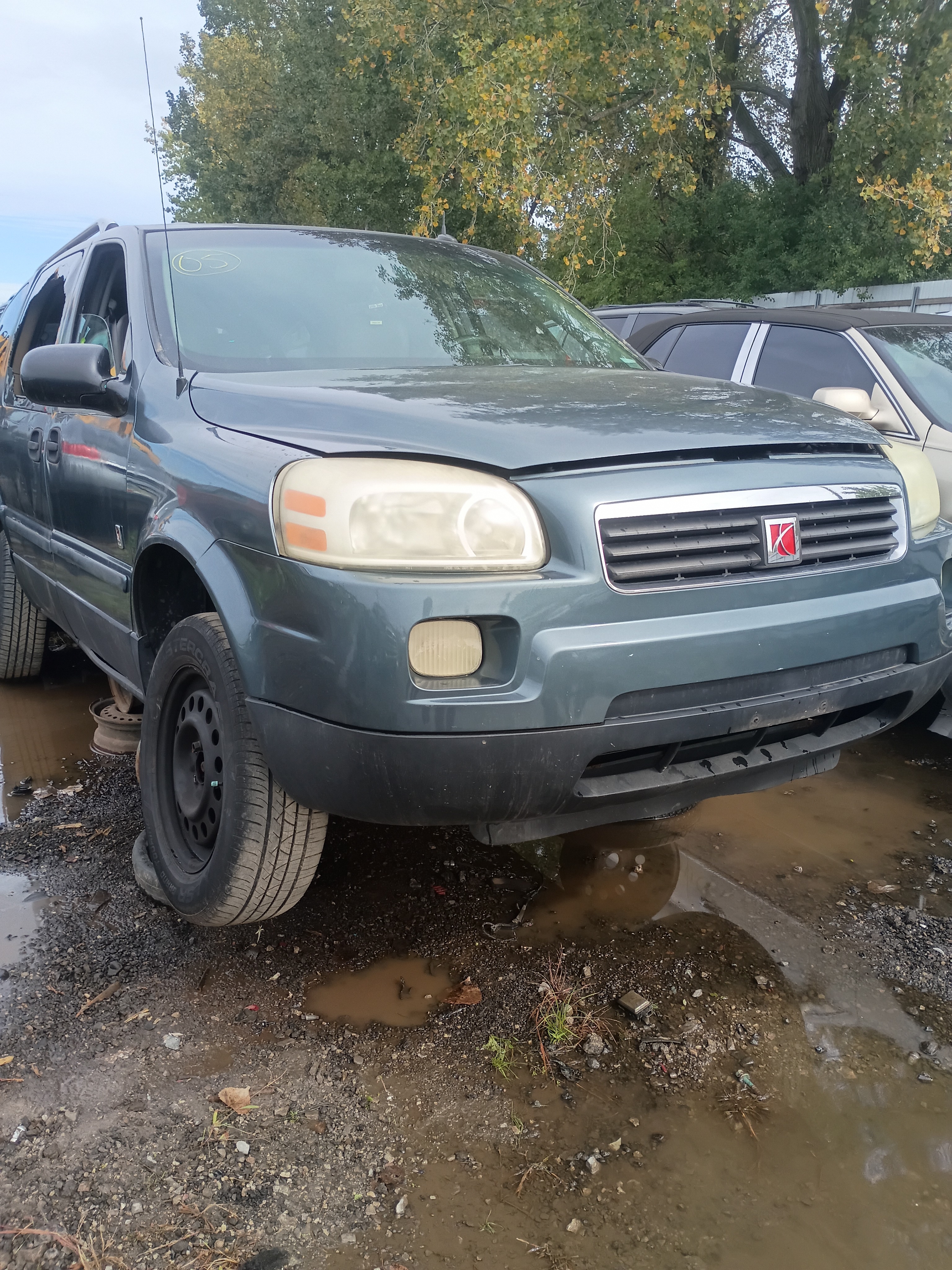 2005 SATURN Relay